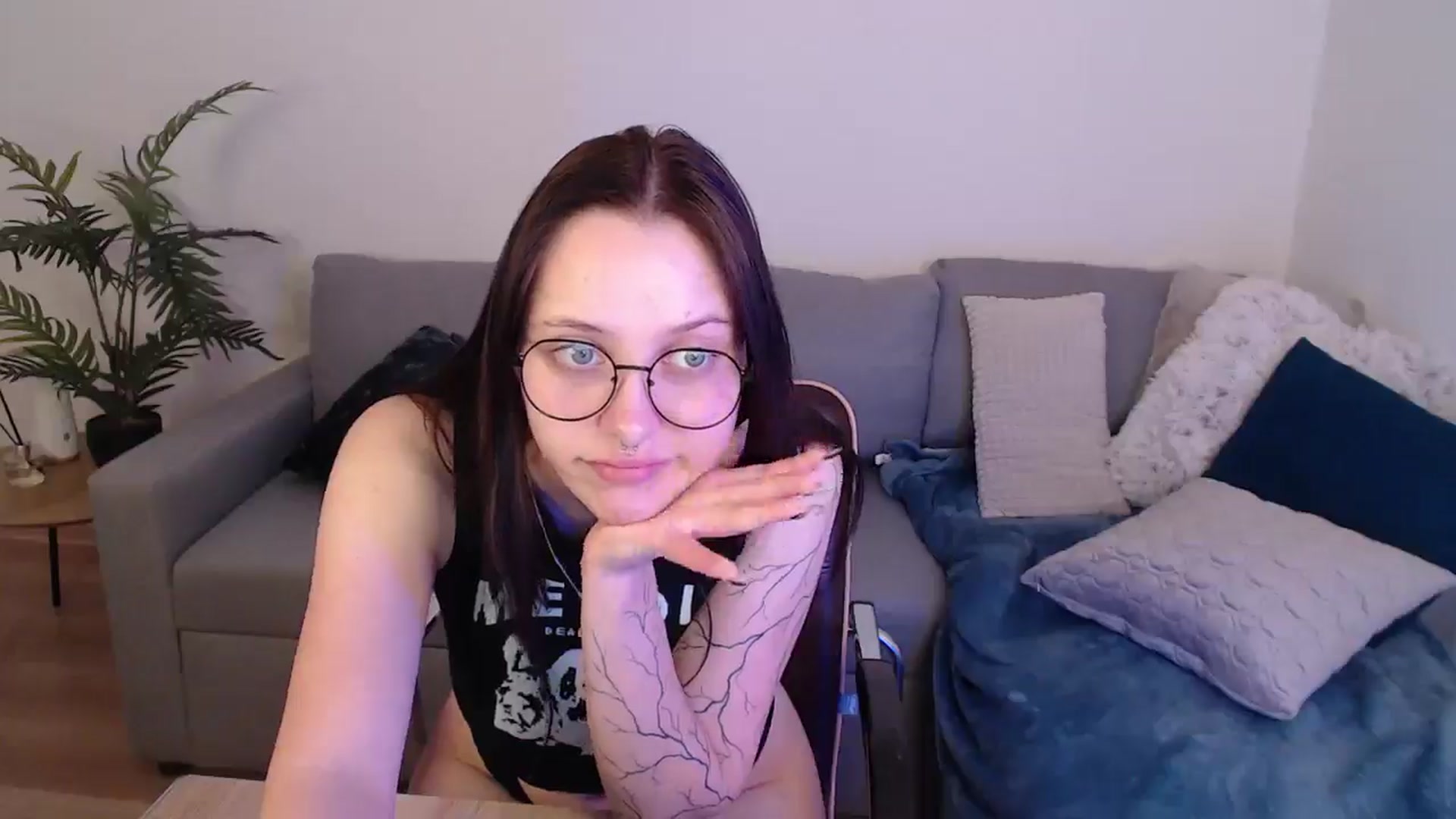 Gallery image thumbnail from SerenaSantos's myfreecams stream on, 05/19/2024, 13:26 image 4 of 20