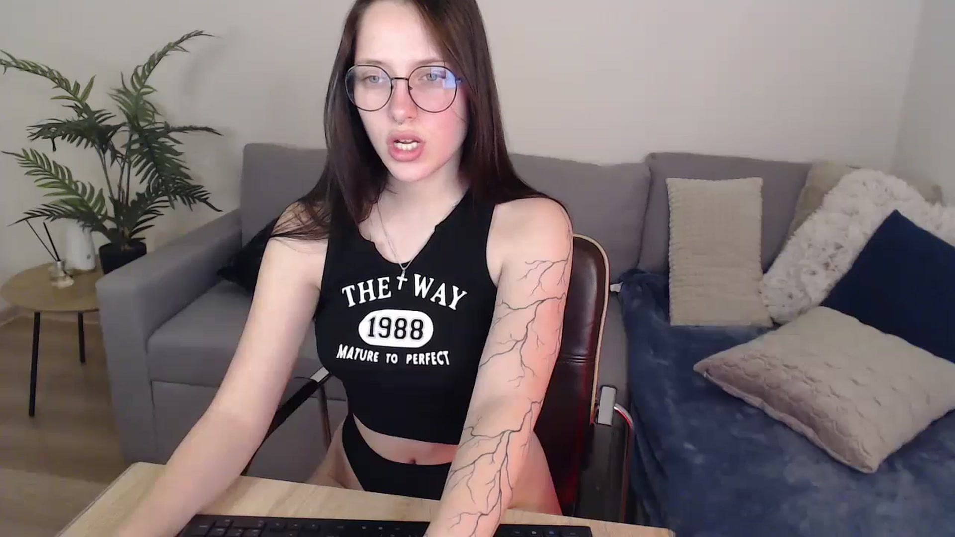 Gallery image thumbnail from SerenaSantos's myfreecams stream on, 05/22/2024, 09:39 image 6 of 20