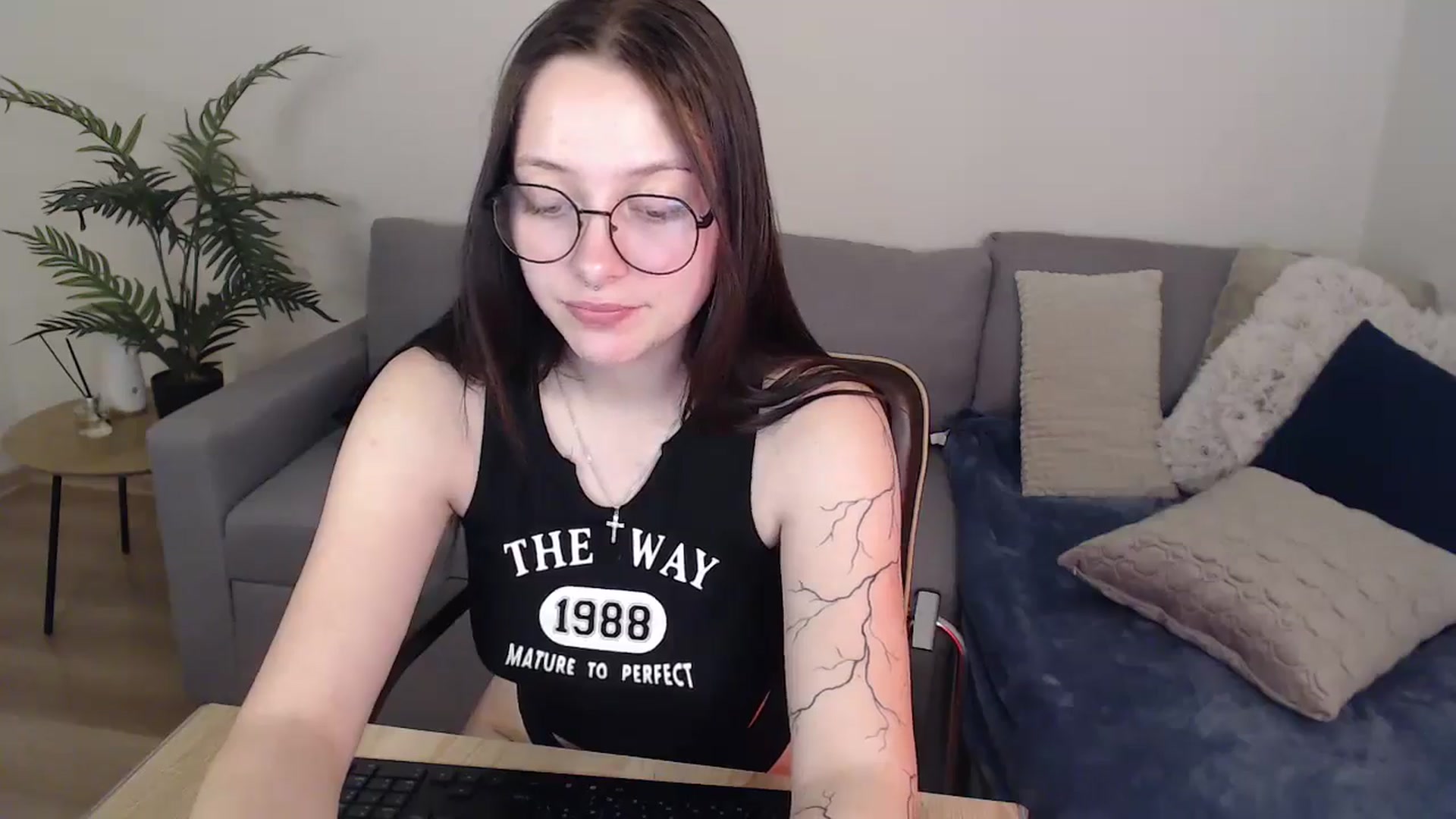 Gallery image thumbnail from SerenaSantos's myfreecams stream on, 05/22/2024, 09:39 image 4 of 20