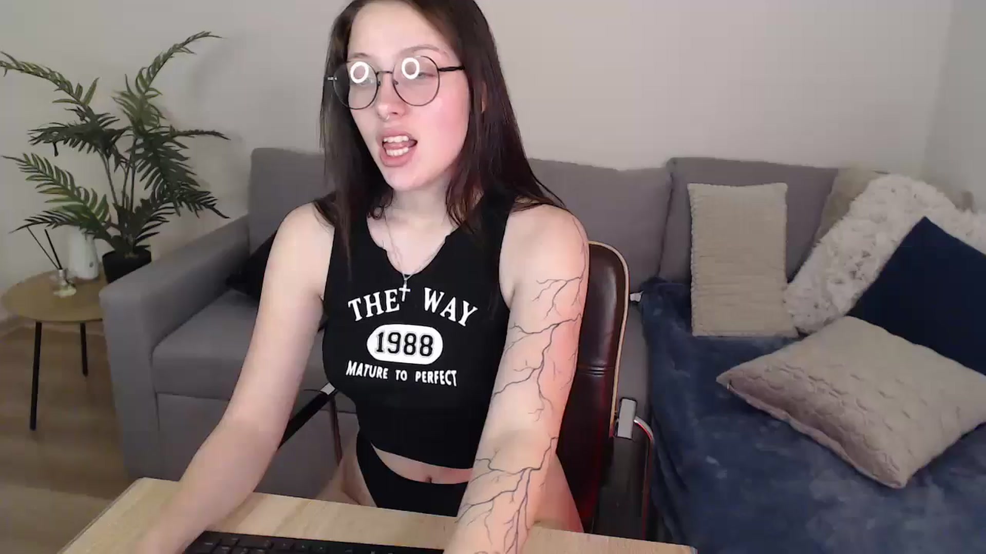 Gallery image thumbnail from SerenaSantos's myfreecams stream on, 05/22/2024, 09:39 image 7 of 20