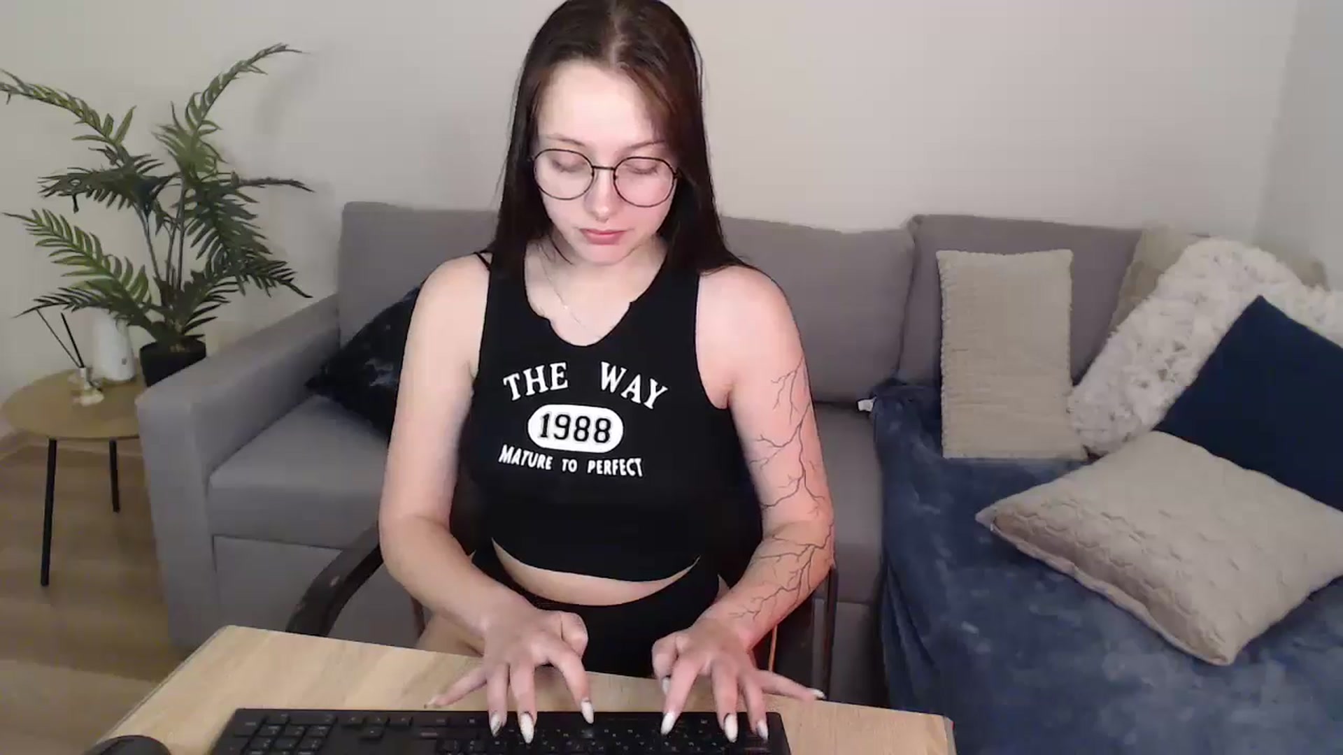 Gallery image thumbnail from SerenaSantos's myfreecams stream on, 05/22/2024, 11:17 image 5 of 20