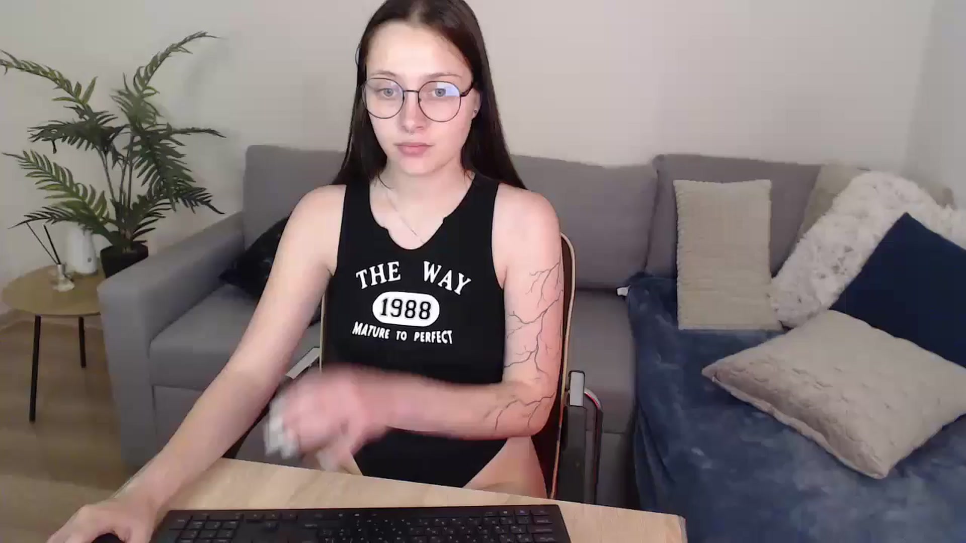 Gallery image thumbnail from SerenaSantos's myfreecams stream on, 05/22/2024, 11:17 image 2 of 20