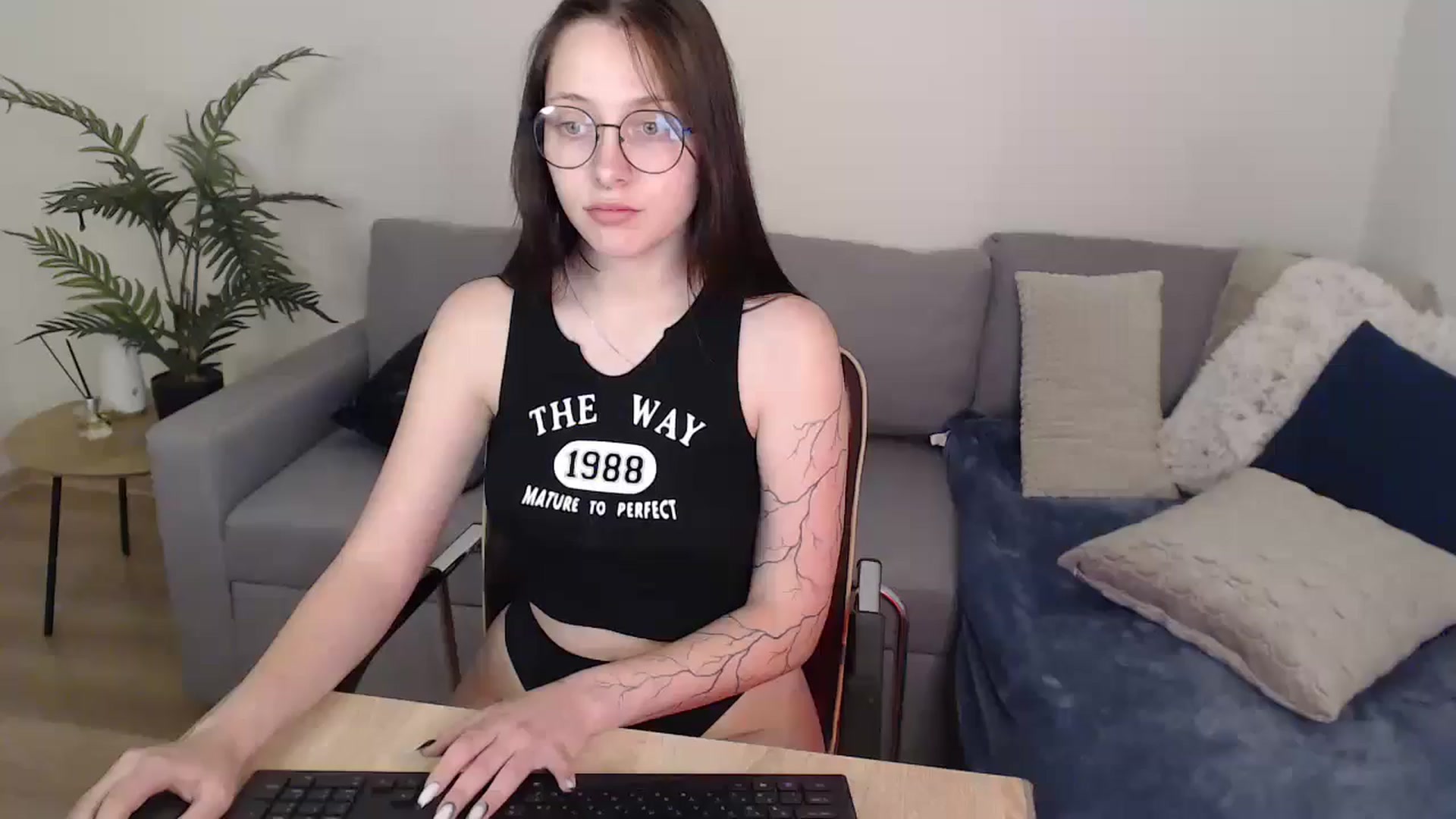 Gallery image thumbnail from SerenaSantos's myfreecams stream on, 05/22/2024, 11:17 image 4 of 20
