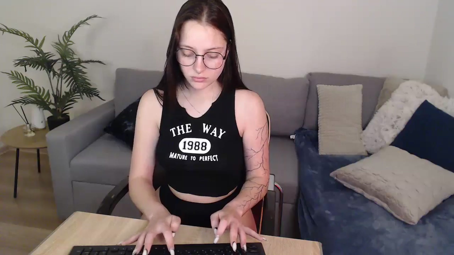 Gallery image thumbnail from SerenaSantos's myfreecams stream on, 05/22/2024, 11:17 image 20 of 20