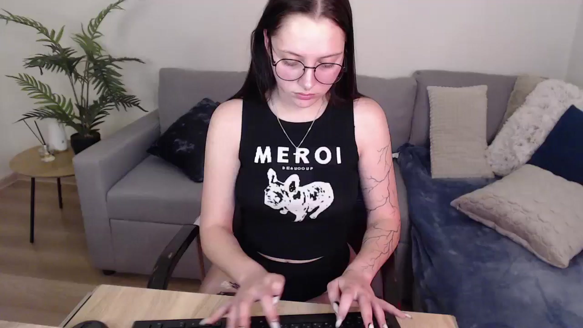 Gallery image thumbnail from SerenaSantos's myfreecams stream on, 05/24/2024, 10:53 image 1 of 20