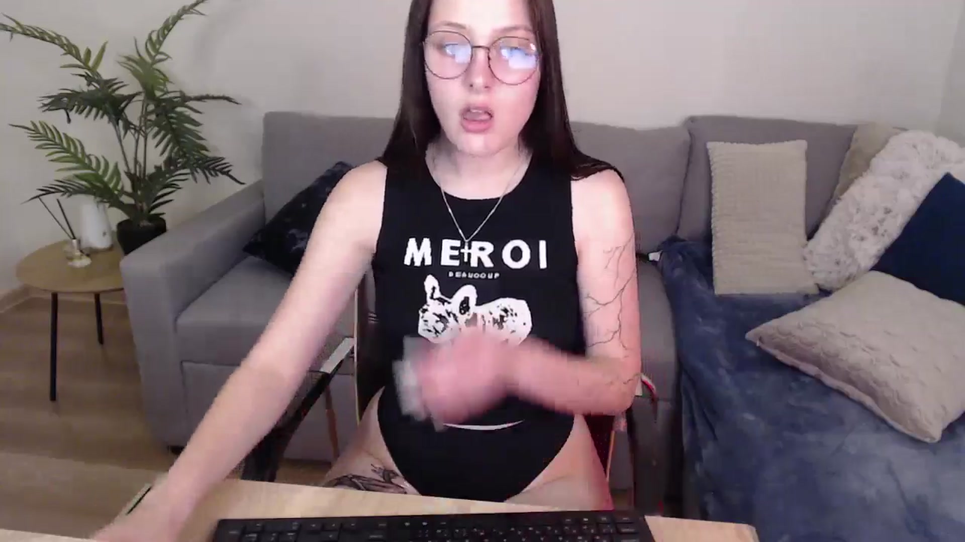 Gallery image thumbnail from SerenaSantos's myfreecams stream on, 05/24/2024, 10:53 image 12 of 20