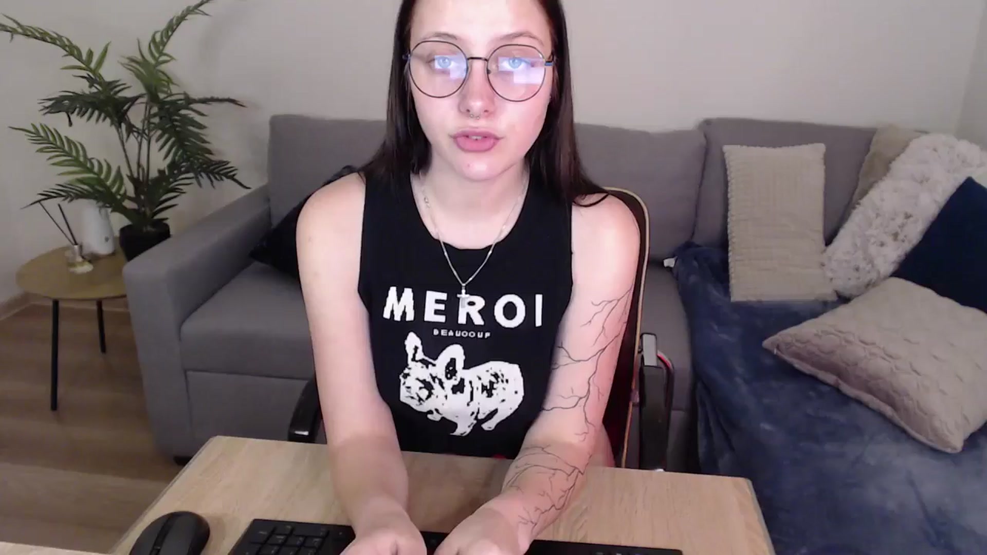 Gallery image thumbnail from SerenaSantos's myfreecams stream on, 05/24/2024, 11:38 image 10 of 20