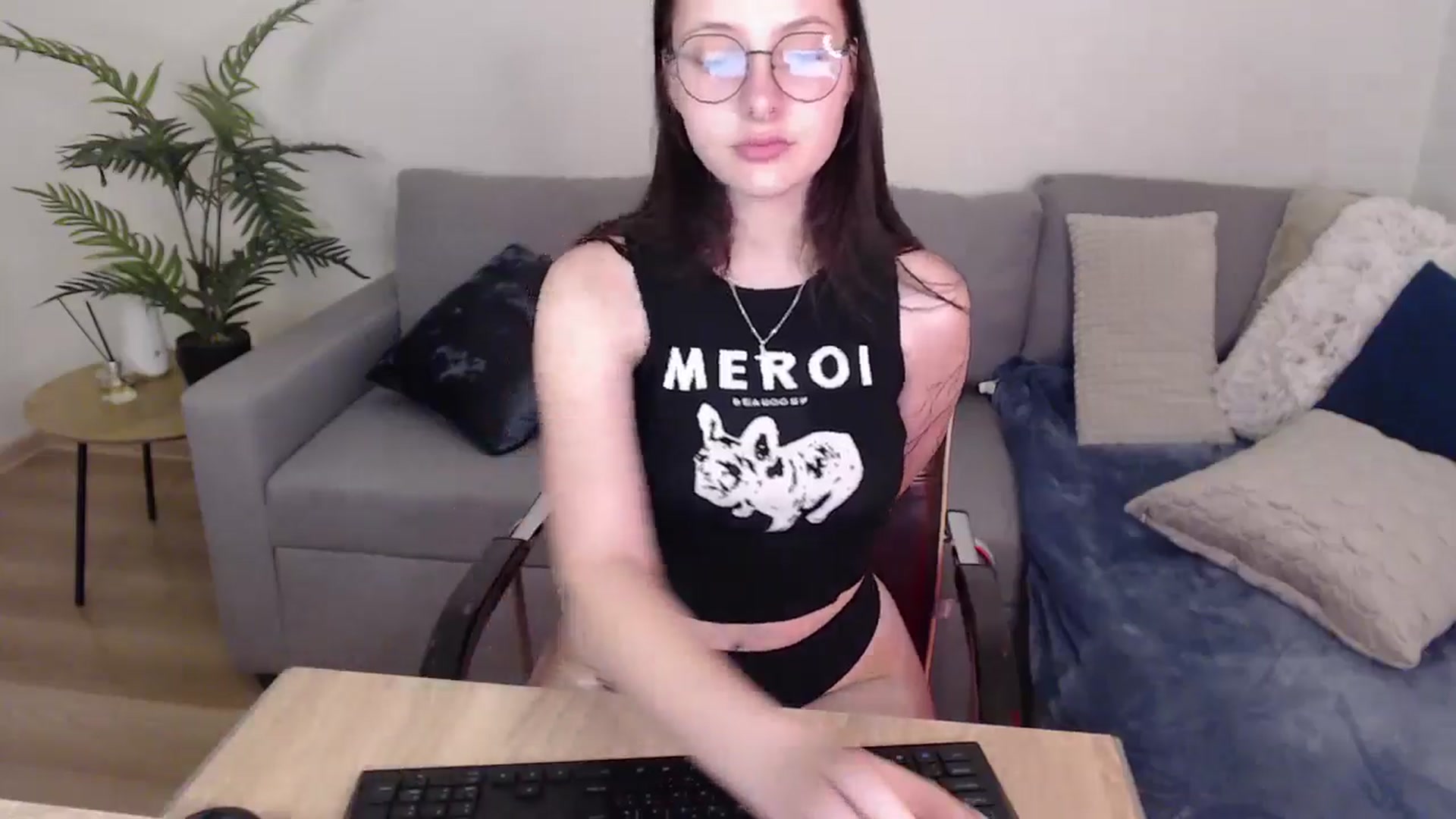 Gallery image thumbnail from SerenaSantos's myfreecams stream on, 05/24/2024, 11:38 image 18 of 20