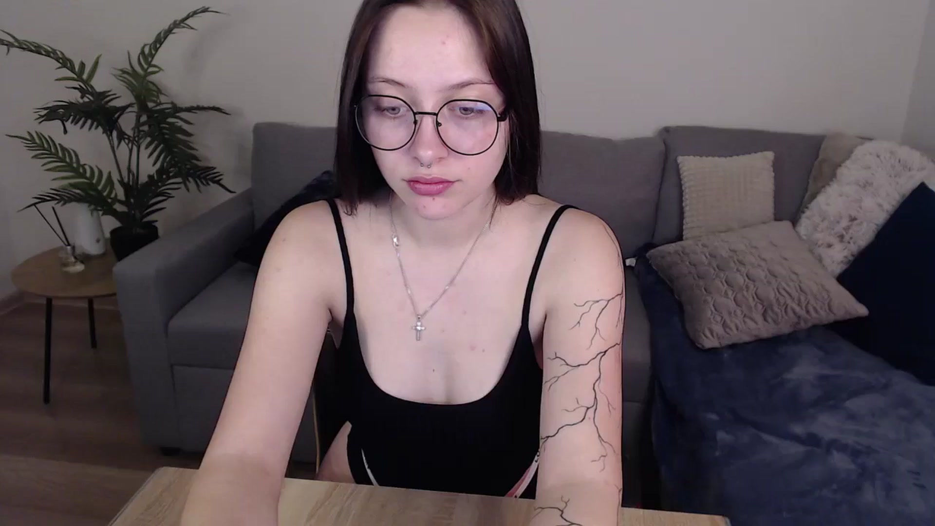 Gallery image thumbnail from SerenaSantos's myfreecams stream on, 05/25/2024, 08:58 image 7 of 20