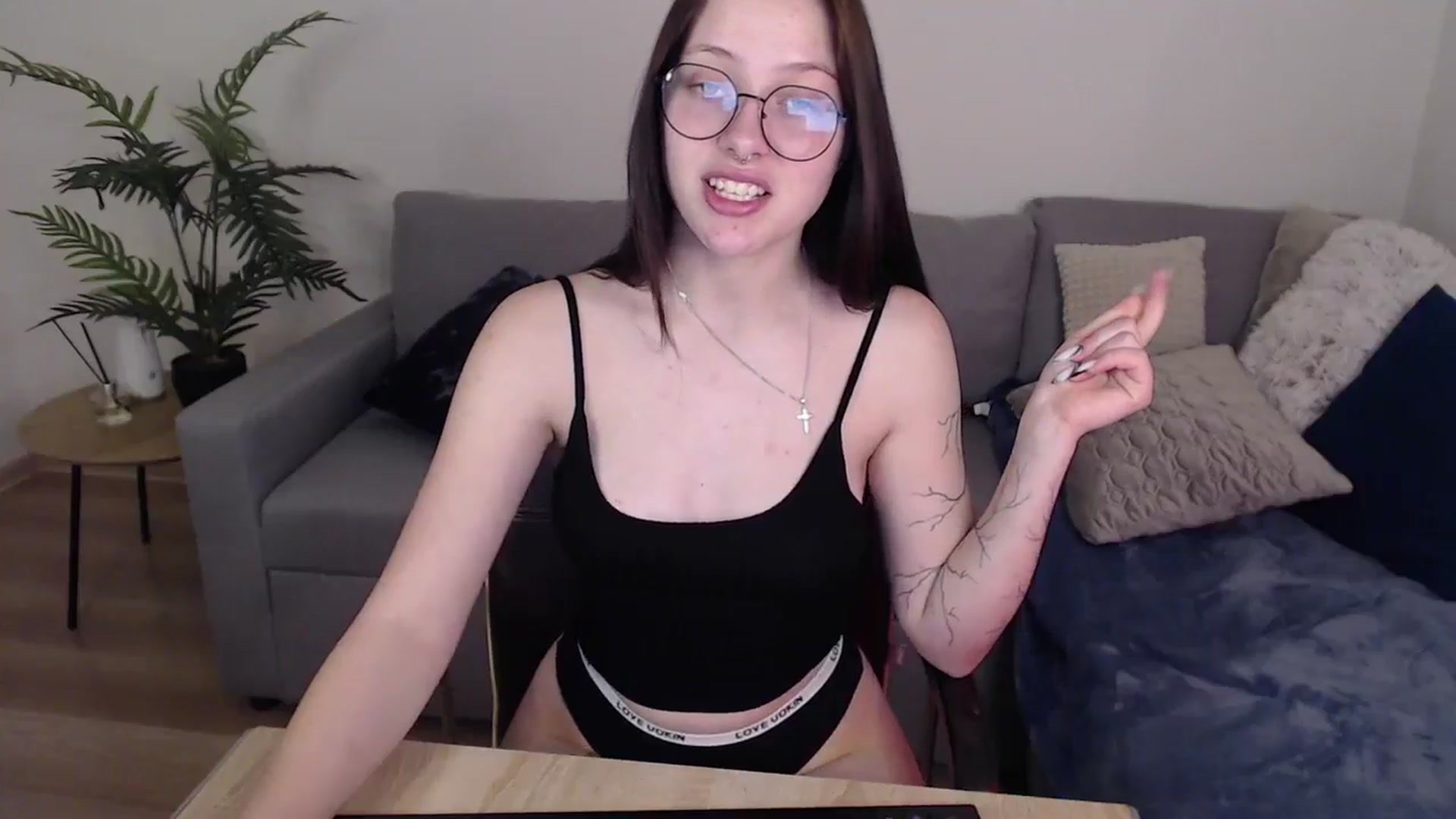 Gallery image thumbnail from SerenaSantos's myfreecams stream on, 05/25/2024, 08:58 image 11 of 20