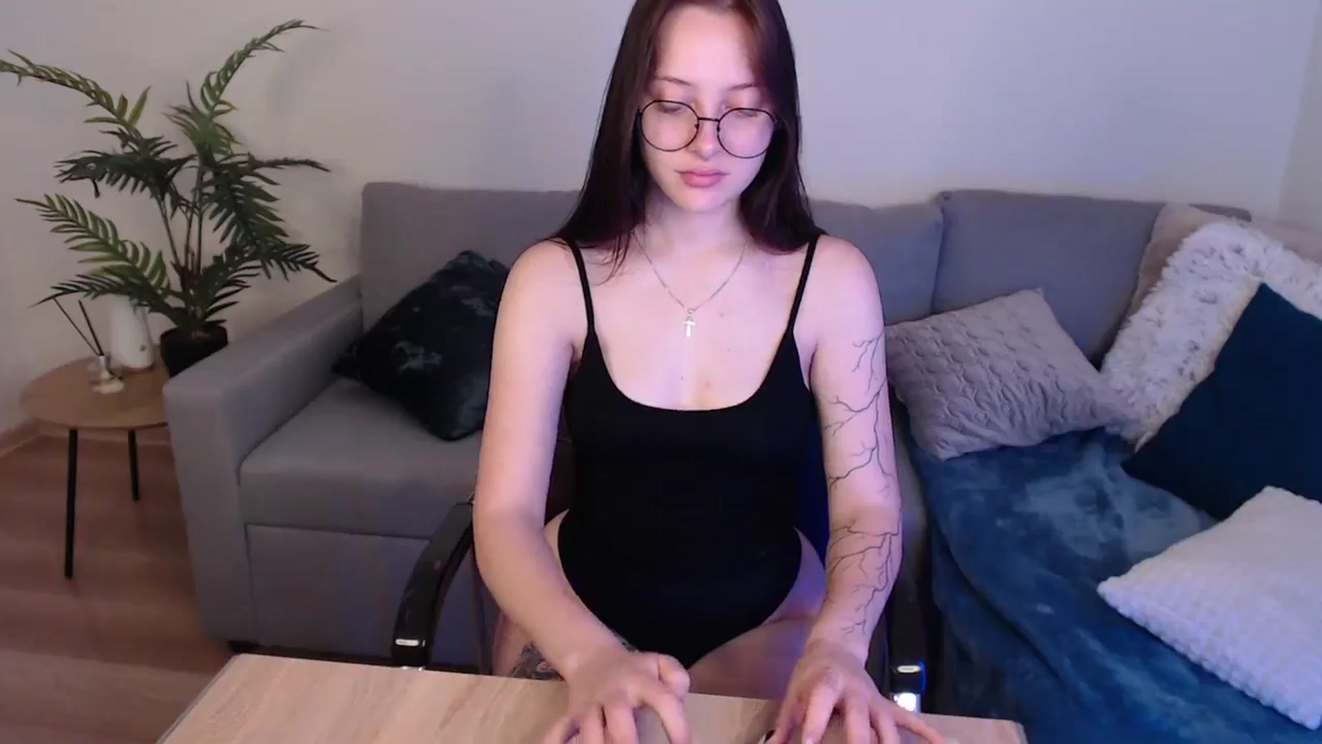 Gallery image thumbnail from SerenaSantos's myfreecams stream on, 06/01/2024, 08:30 image 13 of 20