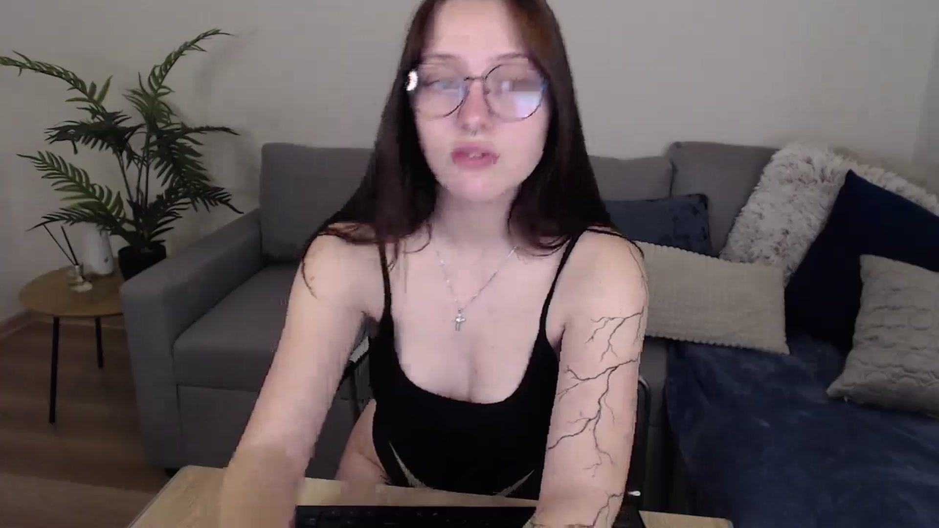 Gallery image thumbnail from SerenaSantos's myfreecams stream on, 06/03/2024, 08:32 image 3 of 20