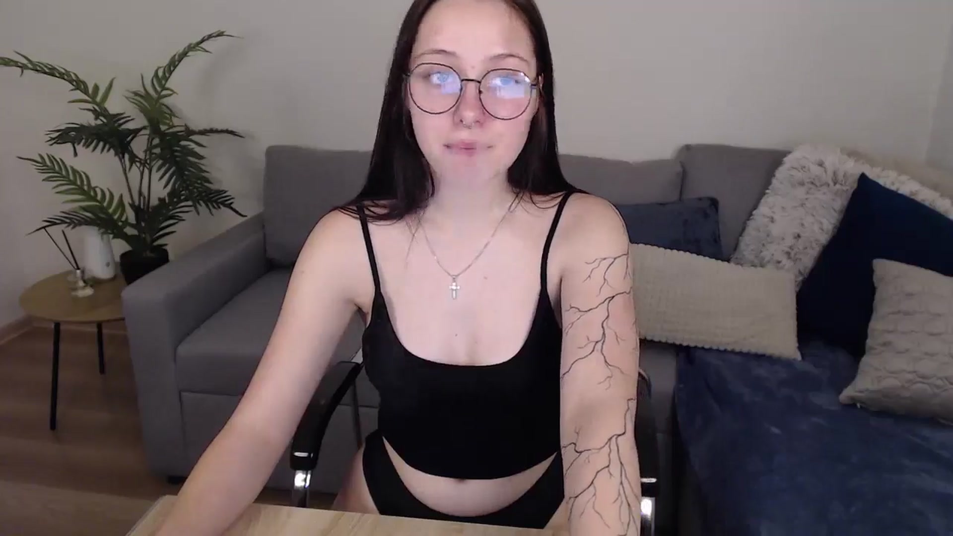 Gallery image thumbnail from SerenaSantos's myfreecams stream on, 06/03/2024, 11:08 image 7 of 20