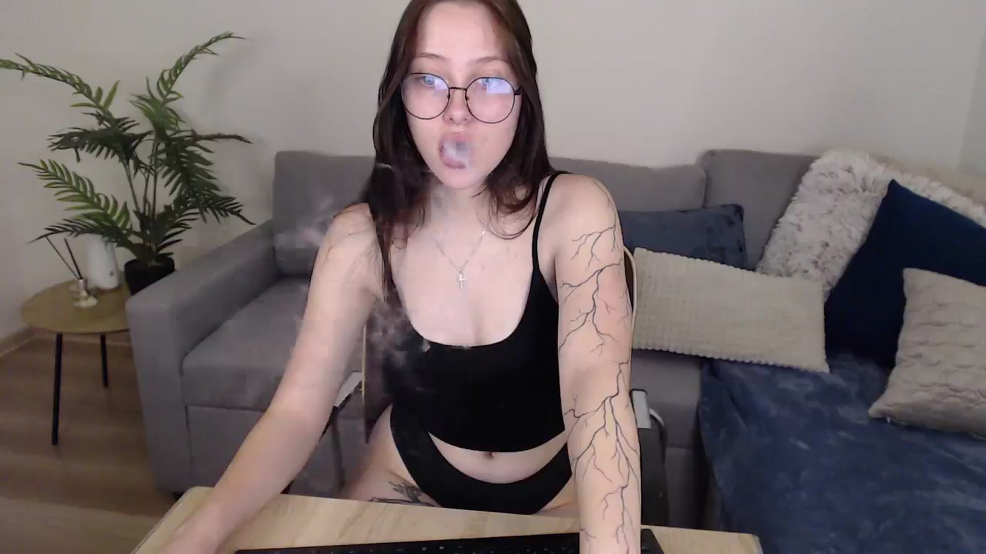 Gallery image thumbnail from SerenaSantos's myfreecams stream on, 06/03/2024, 12:36 image 5 of 20