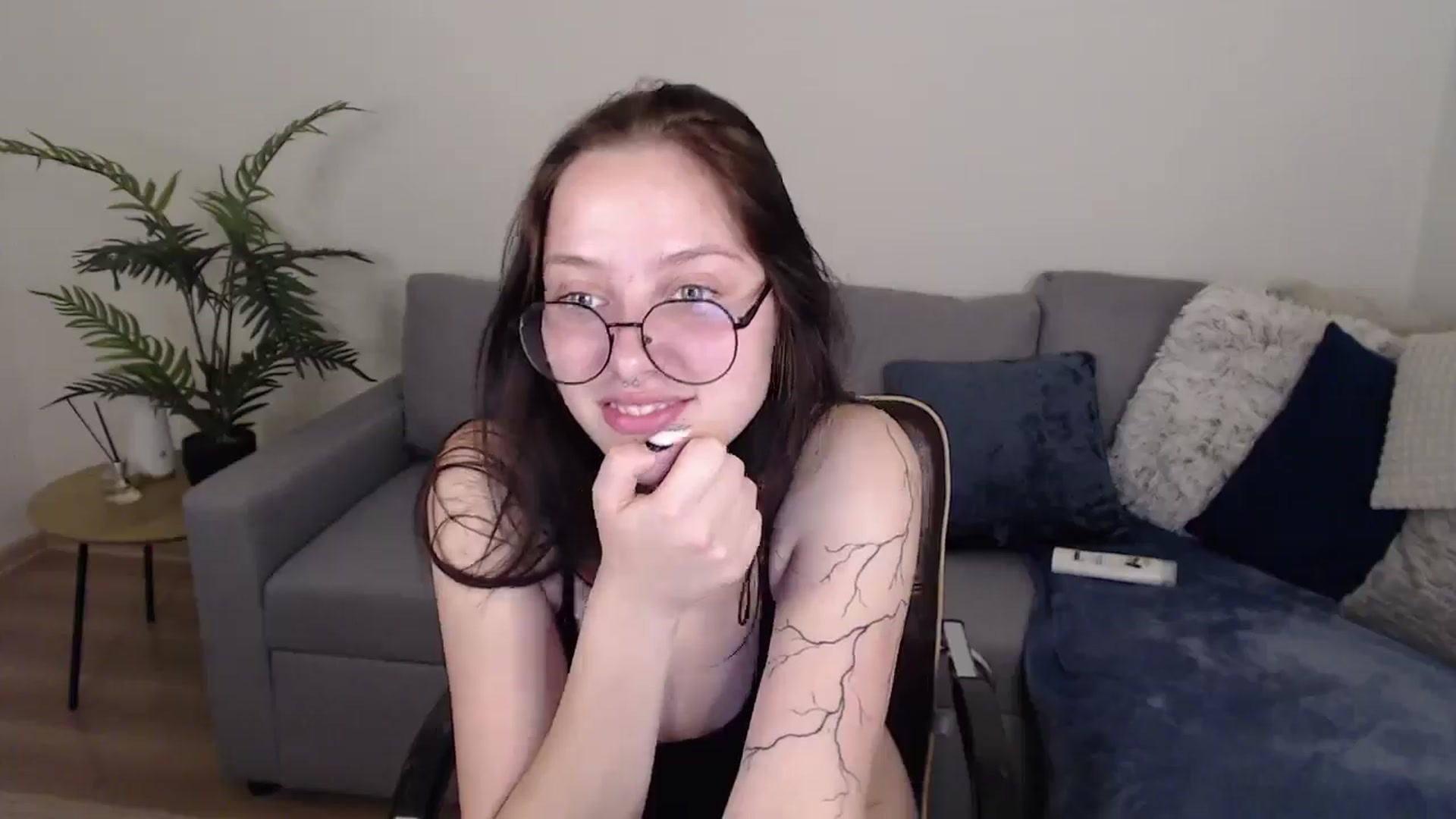 Gallery image thumbnail from SerenaSantos's myfreecams stream on, 06/03/2024, 13:27 image 18 of 20