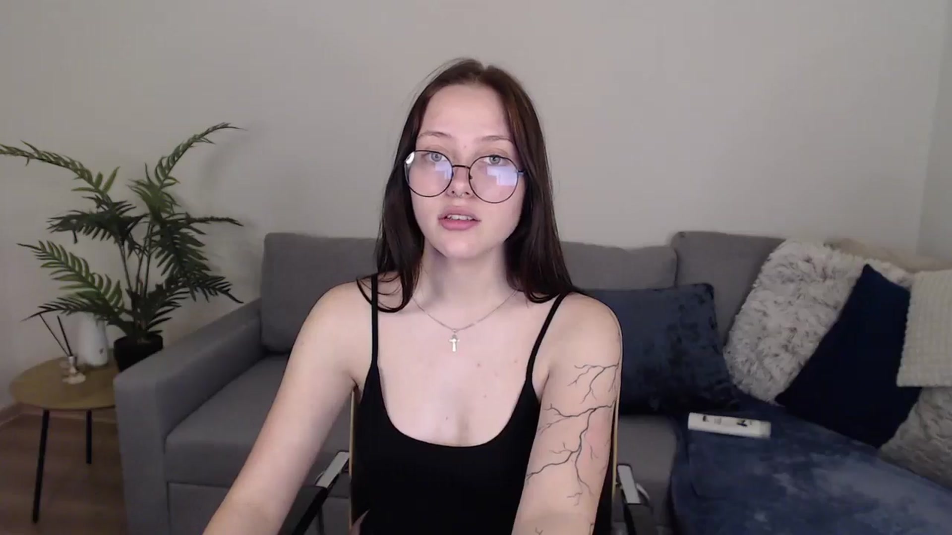 Gallery image thumbnail from SerenaSantos's myfreecams stream on, 06/03/2024, 13:27 image 4 of 20