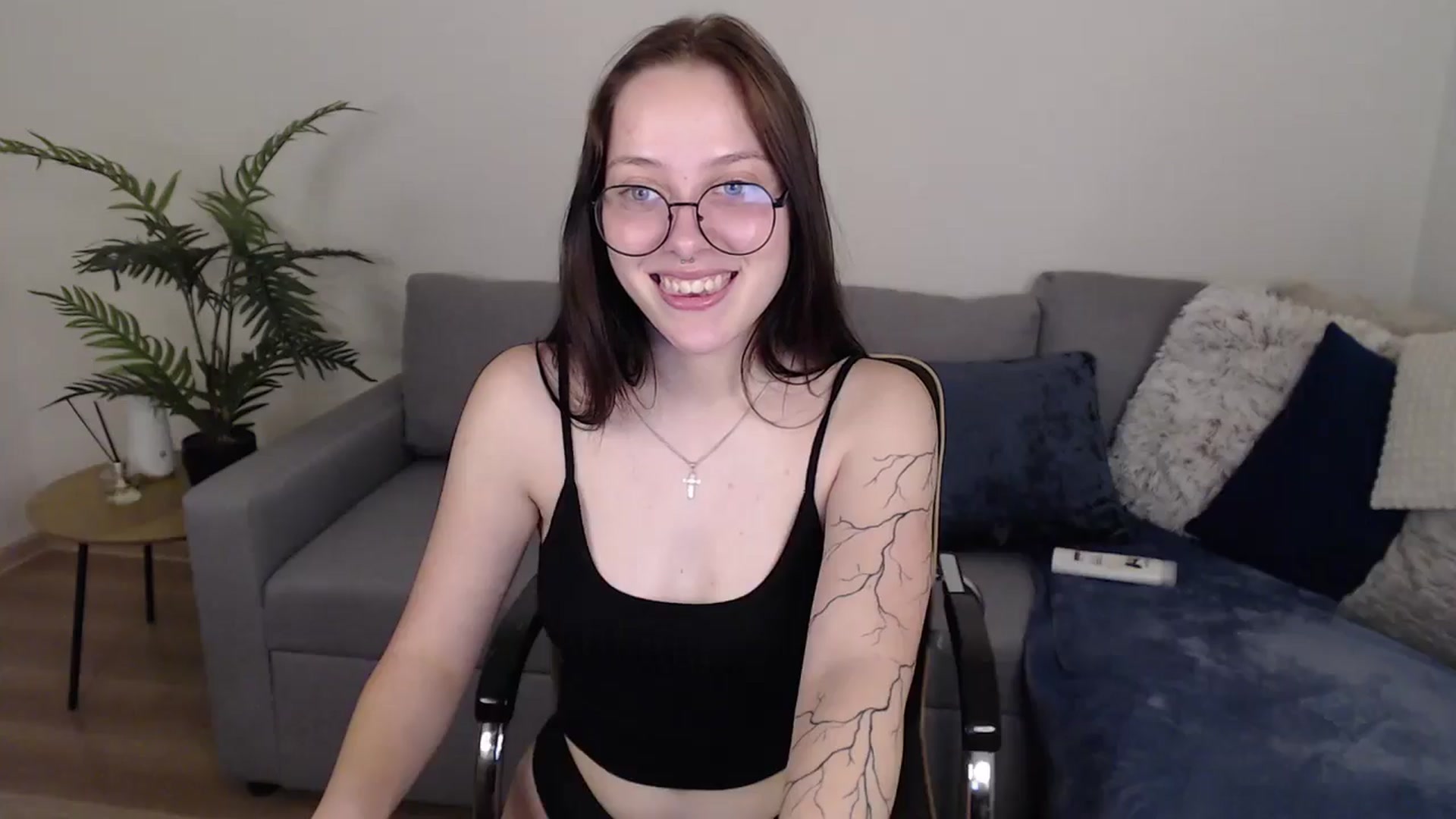 Gallery image thumbnail from SerenaSantos's myfreecams stream on, 06/03/2024, 13:27 image 20 of 20