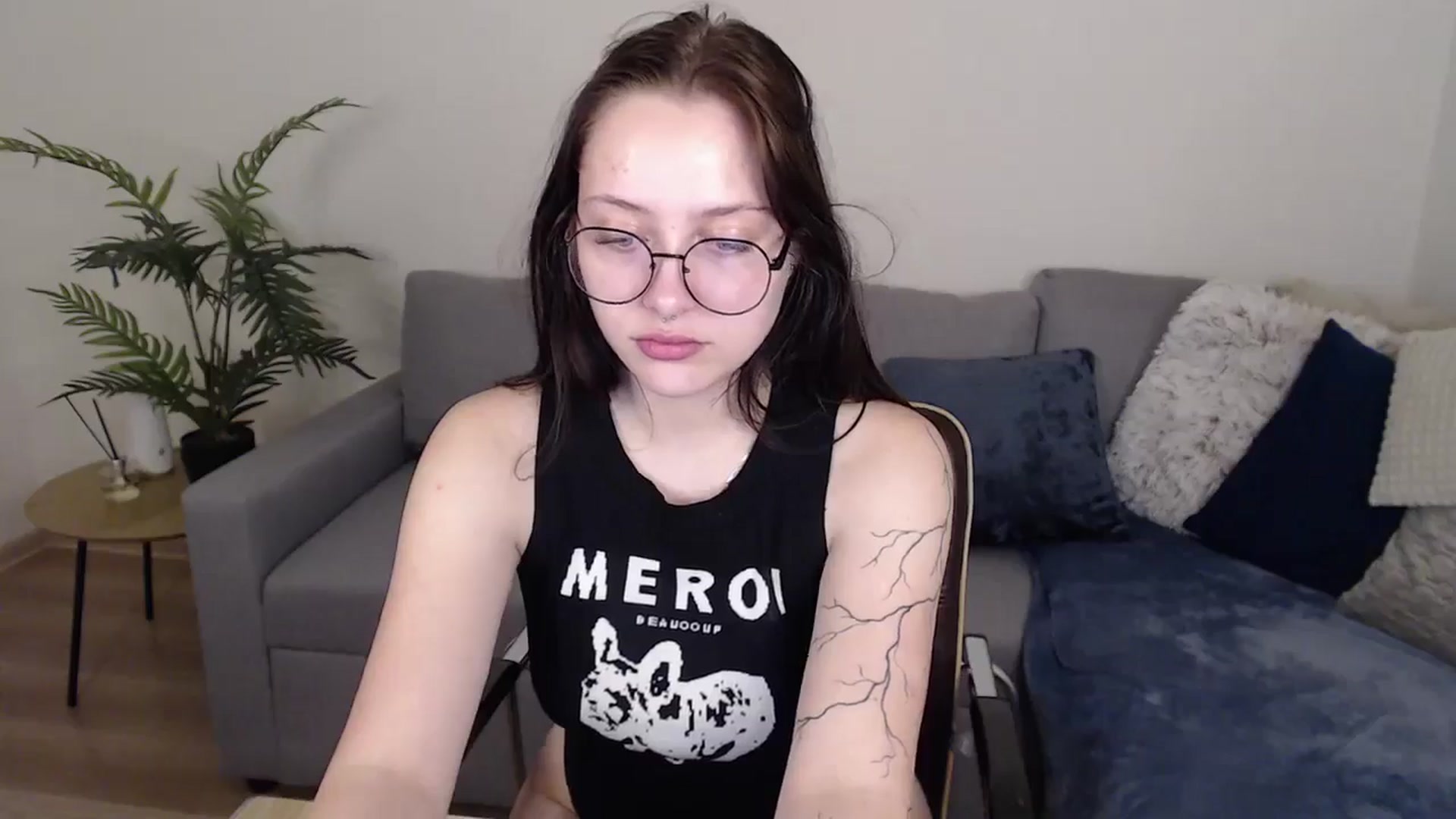 Gallery image thumbnail from SerenaSantos's myfreecams stream on, 06/04/2024, 11:00 image 7 of 20