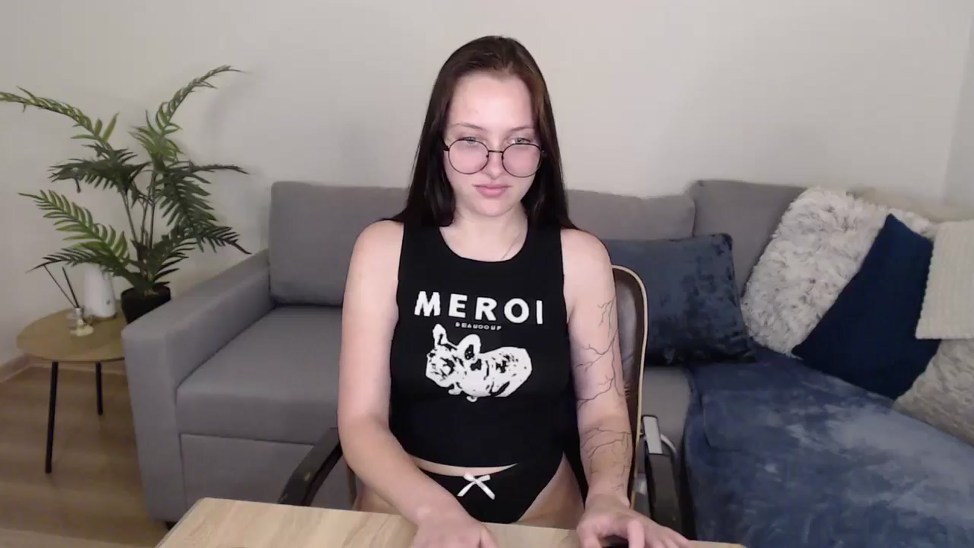 Gallery image thumbnail from SerenaSantos's myfreecams stream on, 06/04/2024, 13:04 image 15 of 20