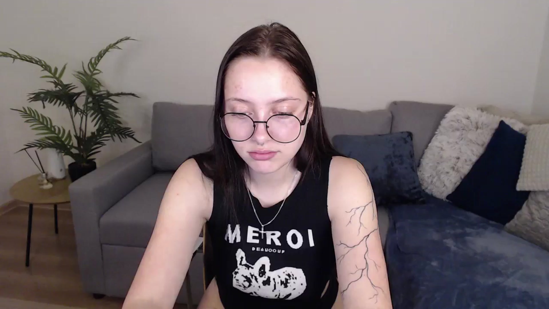 Gallery image thumbnail from SerenaSantos's myfreecams stream on, 06/04/2024, 13:49 image 6 of 20