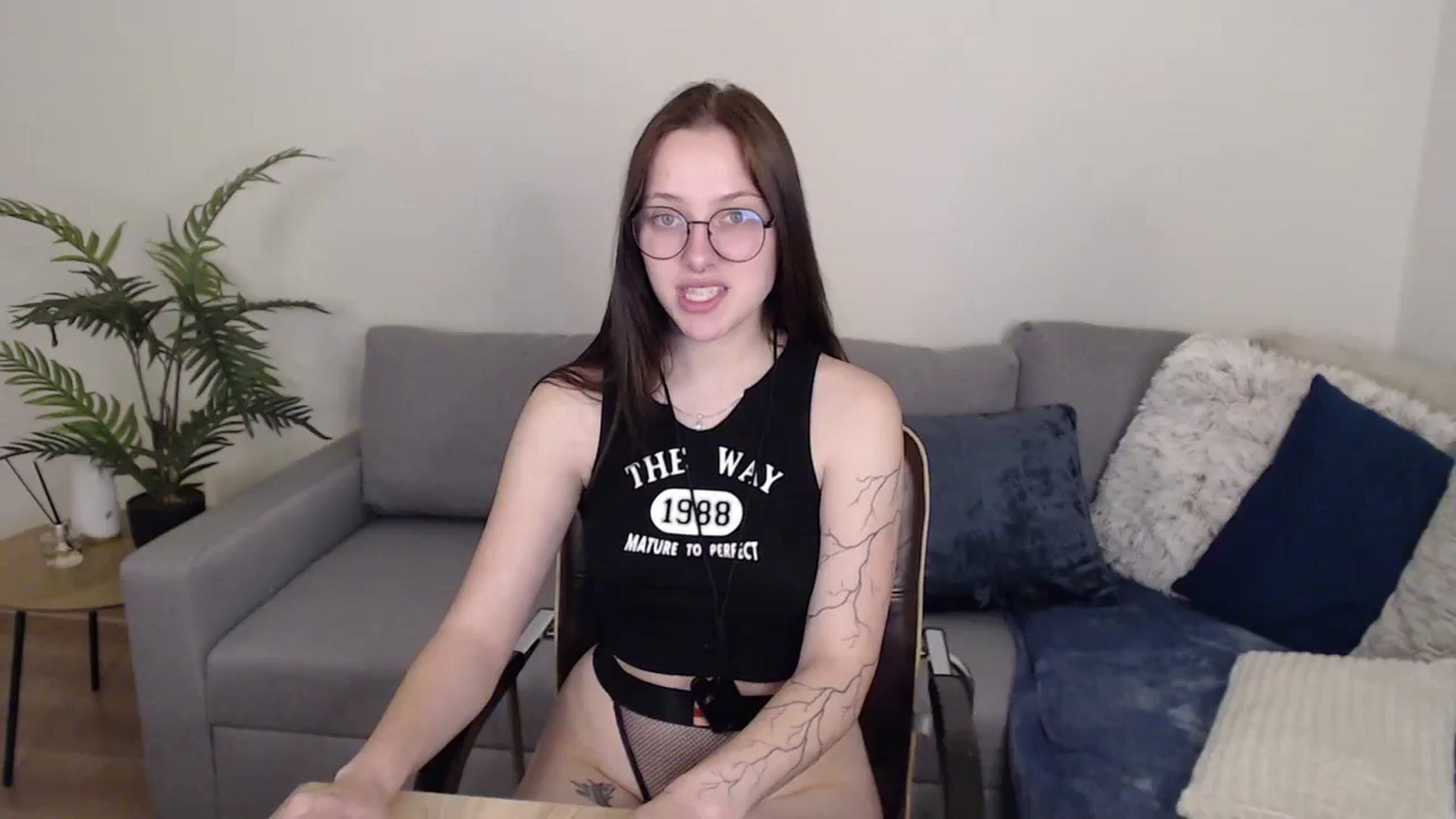 Gallery image thumbnail from SerenaSantos's myfreecams stream on, 06/05/2024, 09:54 image 10 of 20