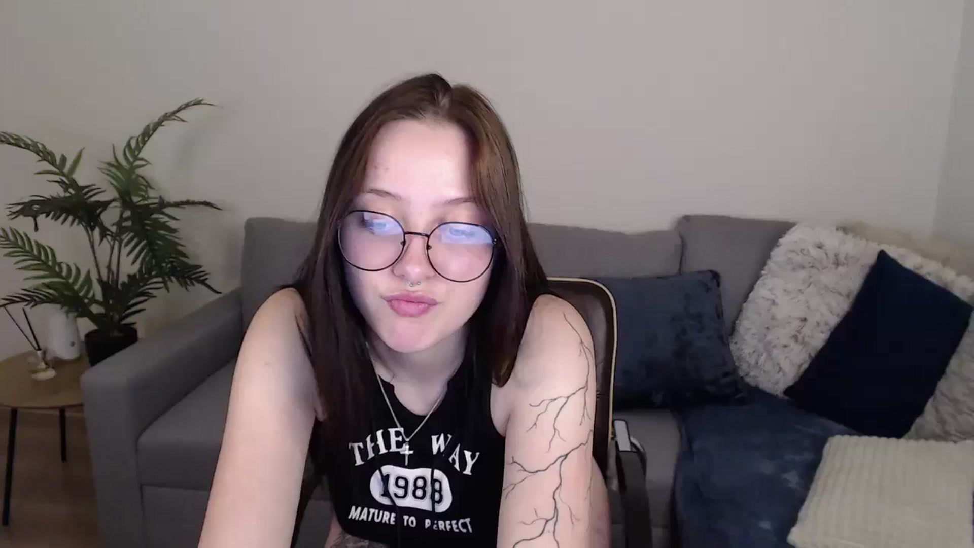 Gallery image thumbnail from SerenaSantos's myfreecams stream on, 06/05/2024, 10:34 image 3 of 20