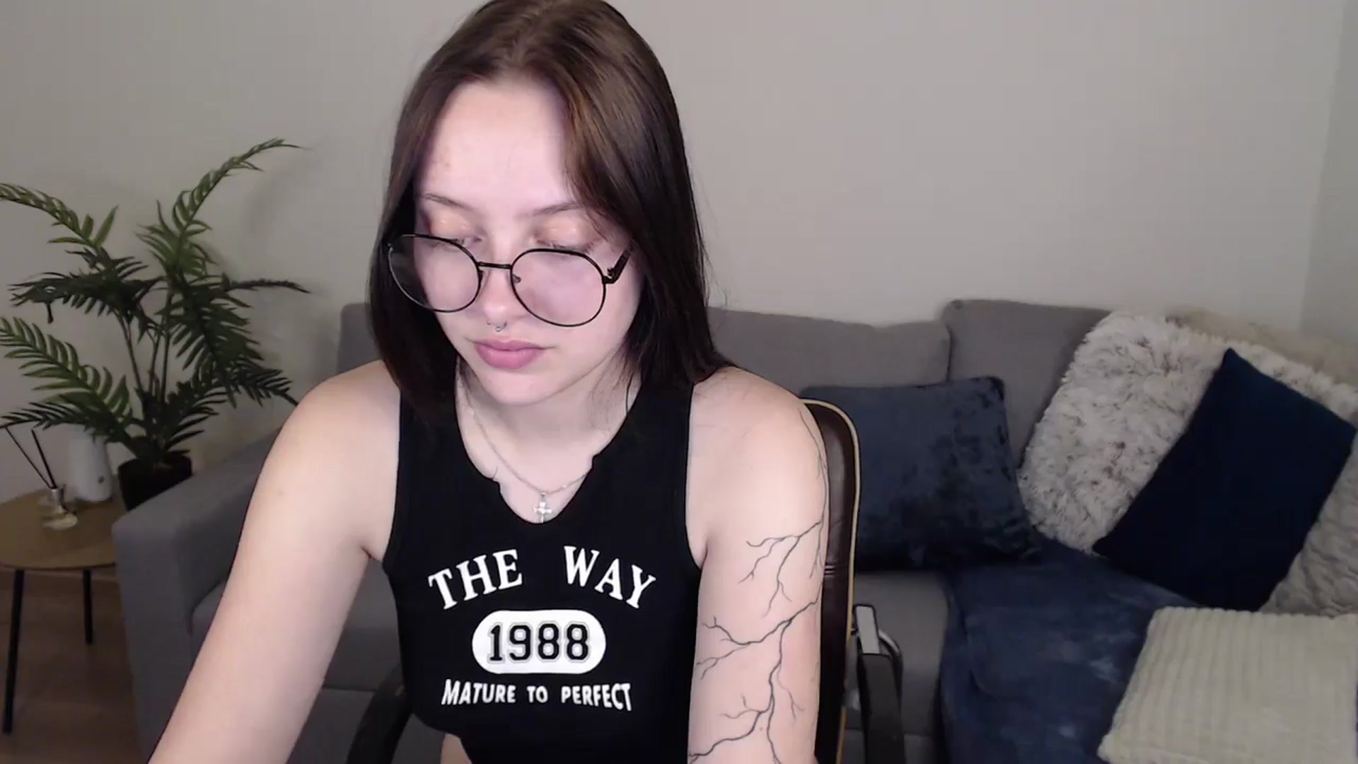 Gallery image thumbnail from SerenaSantos's myfreecams stream on, 06/05/2024, 11:17 image 12 of 20