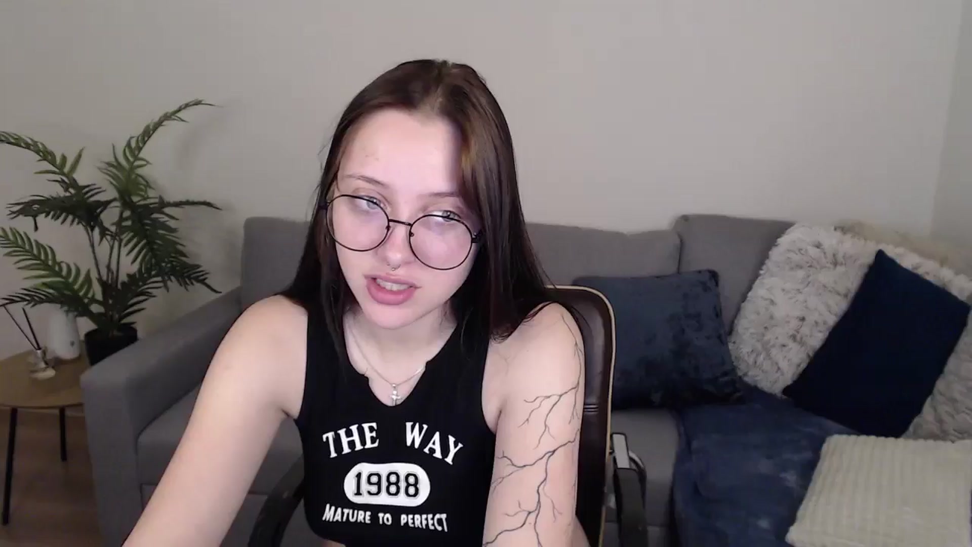 Gallery image thumbnail from SerenaSantos's myfreecams stream on, 06/05/2024, 11:17 image 3 of 20