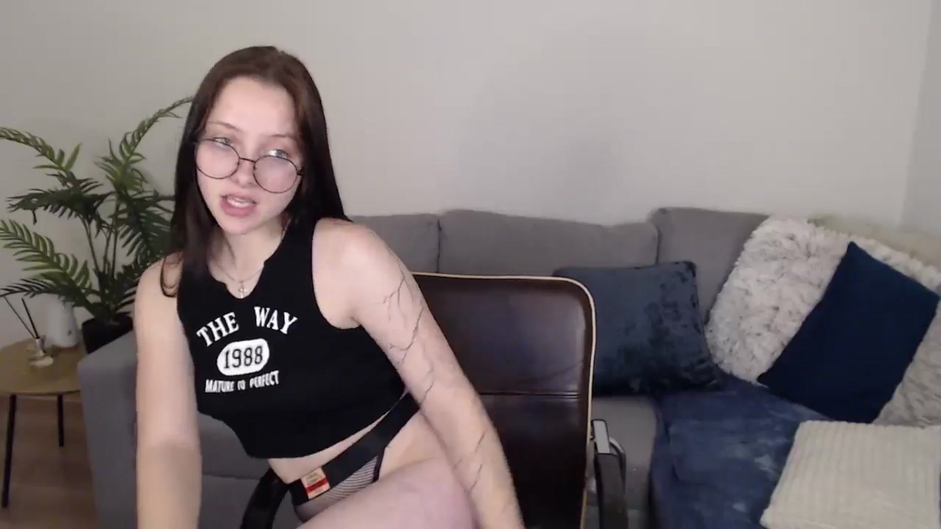 Gallery image thumbnail from SerenaSantos's myfreecams stream on, 06/05/2024, 11:17 image 8 of 20