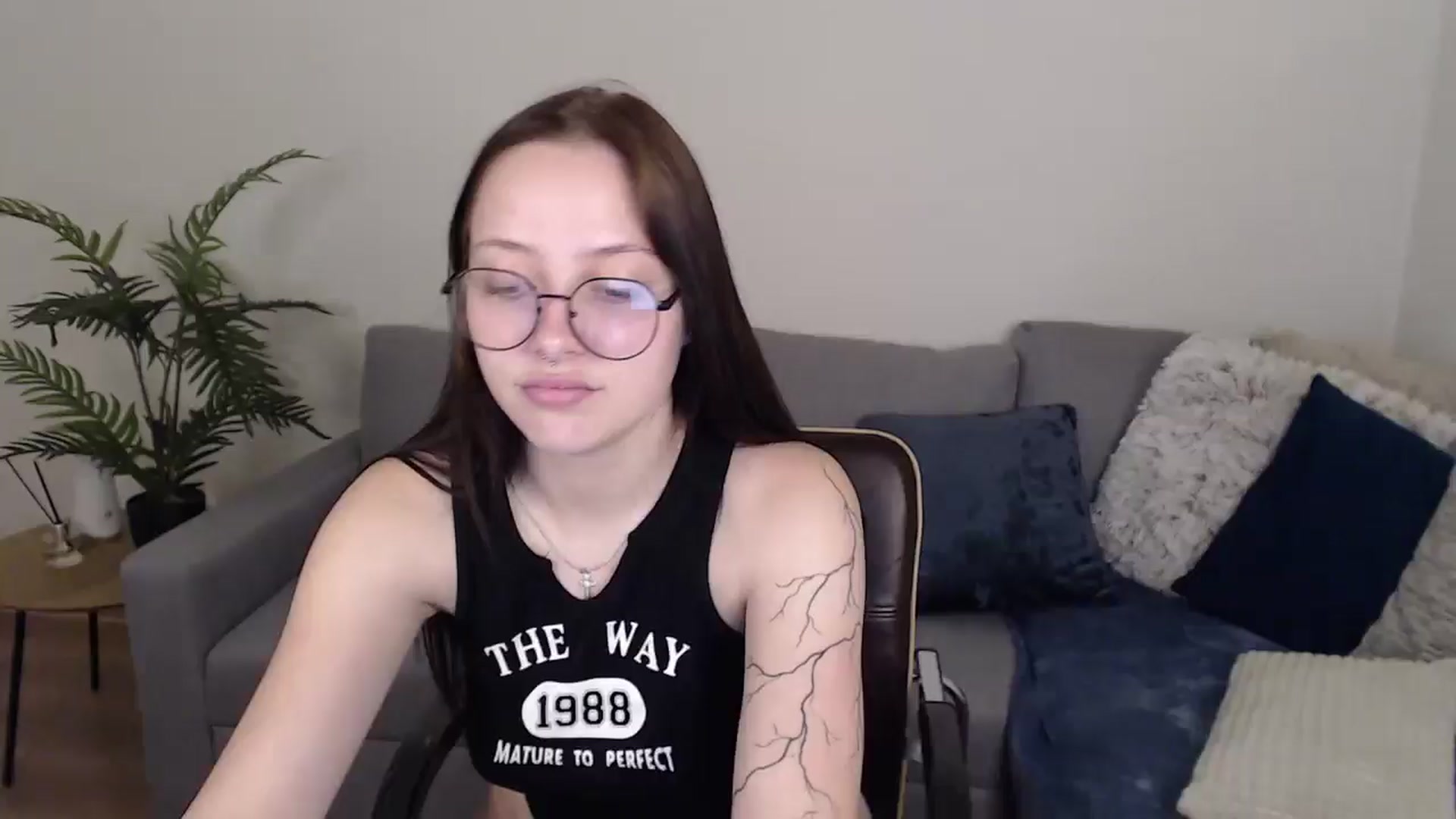 Gallery image thumbnail from SerenaSantos's myfreecams stream on, 06/05/2024, 11:17 image 5 of 20