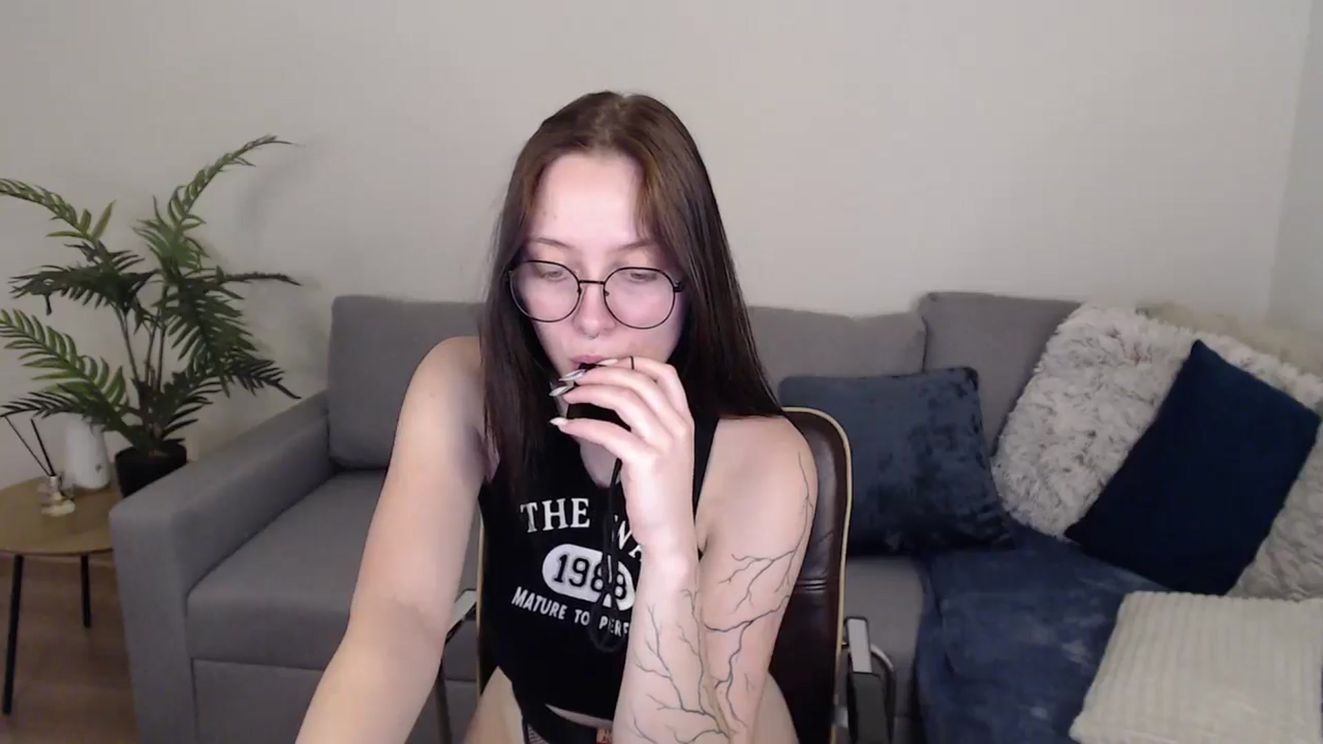 Gallery image thumbnail from SerenaSantos's myfreecams stream on, 06/05/2024, 11:32 image 11 of 20