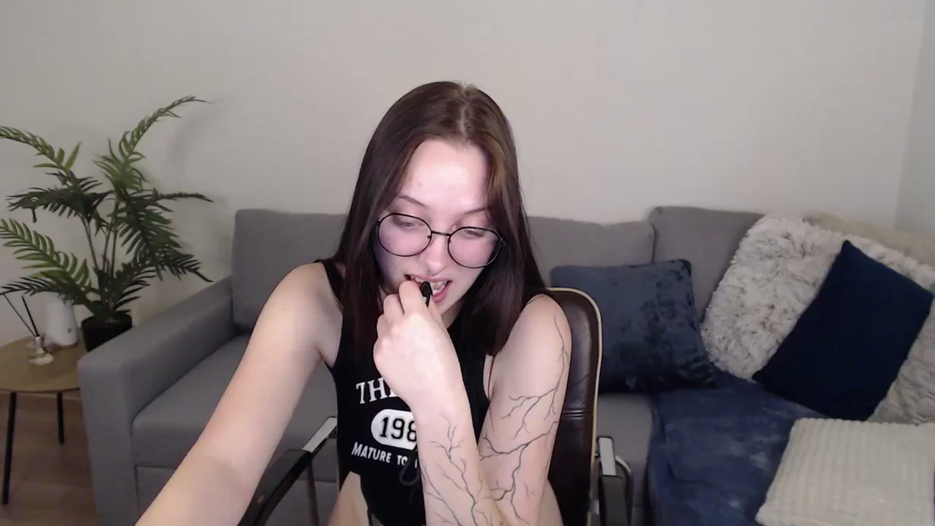 Gallery image thumbnail from SerenaSantos's myfreecams stream on, 06/05/2024, 11:32 image 10 of 20