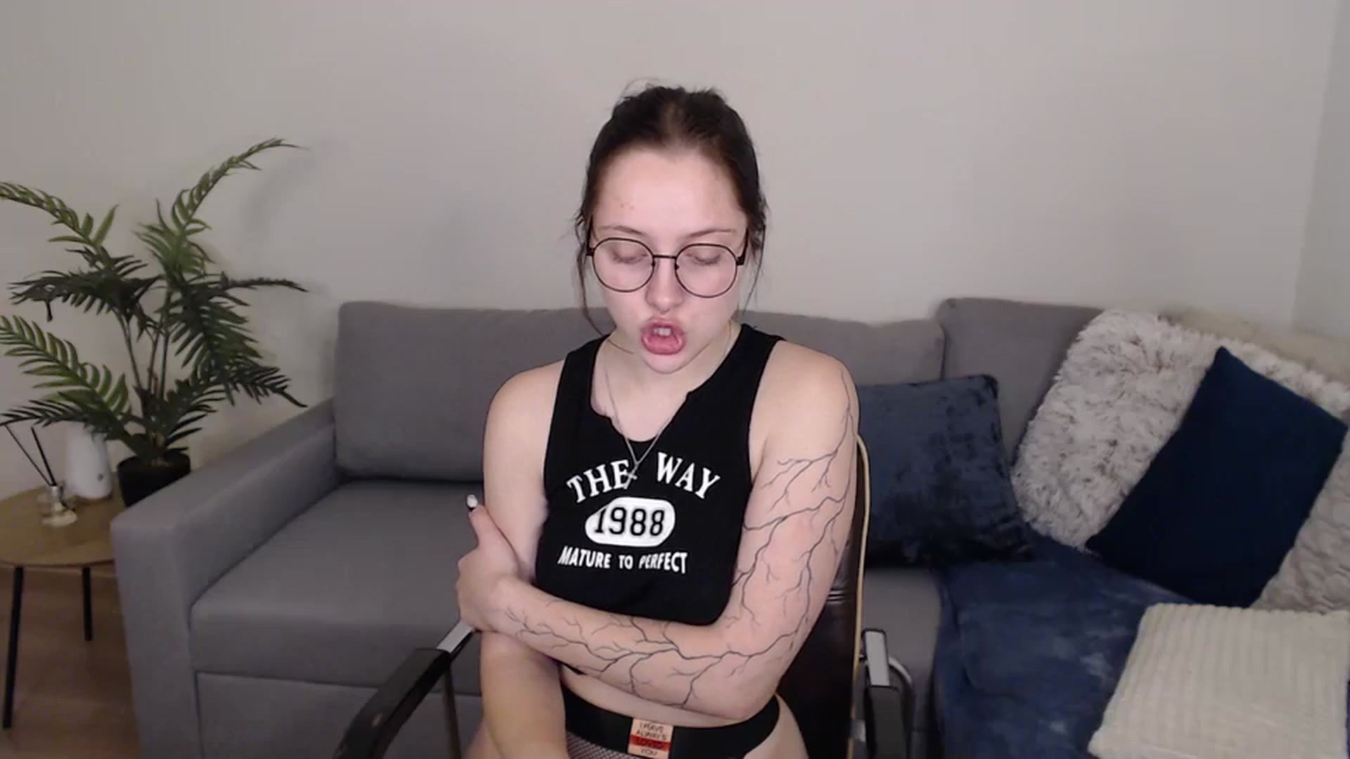 Gallery image thumbnail from SerenaSantos's myfreecams stream on, 06/05/2024, 12:26 image 10 of 20