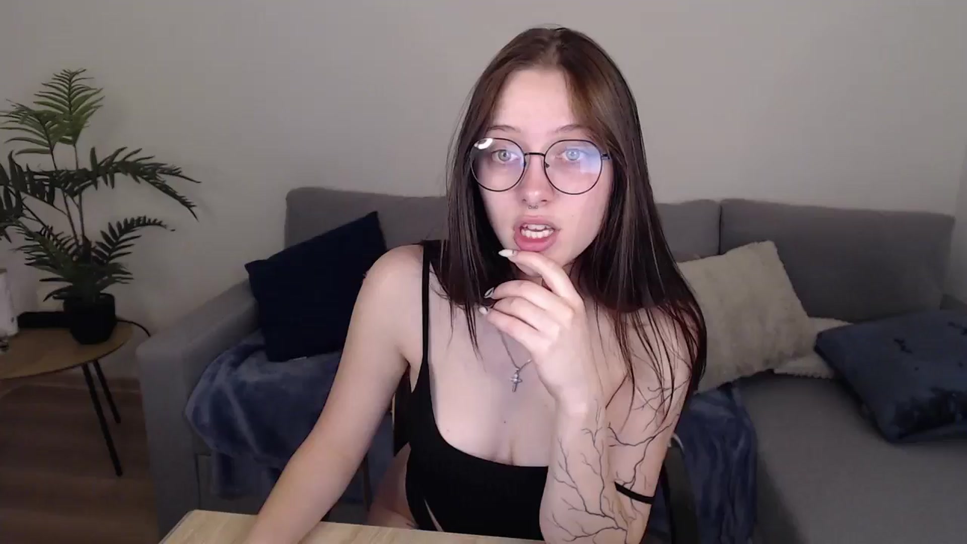 Gallery image thumbnail from SerenaSantos's myfreecams stream on, 06/07/2024, 09:49 image 1 of 20