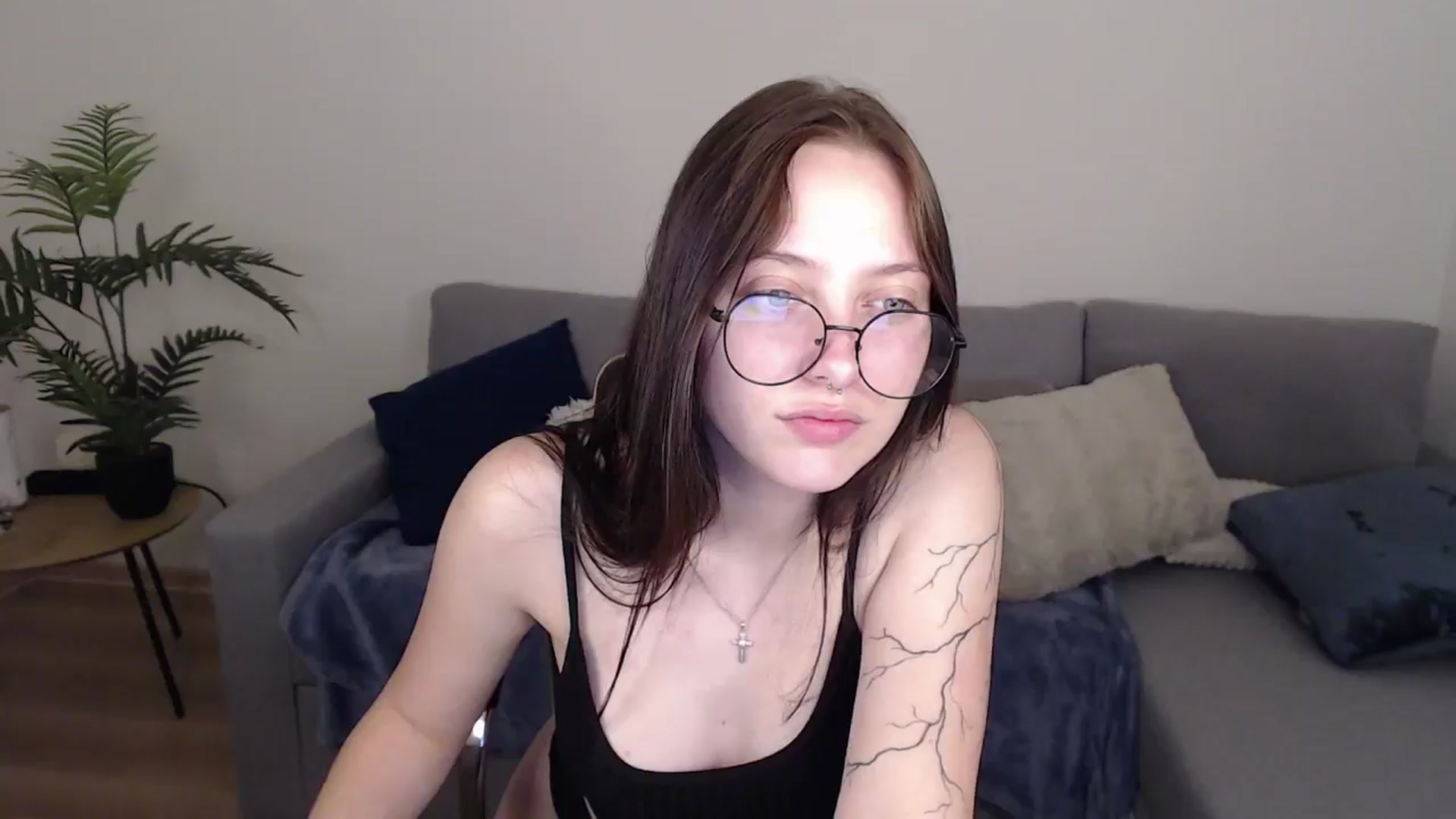 Gallery image thumbnail from SerenaSantos's myfreecams stream on, 06/07/2024, 09:49 image 10 of 20
