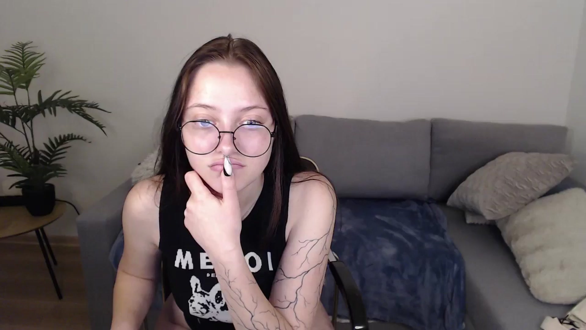 Gallery image thumbnail from SerenaSantos's myfreecams stream on, 06/09/2024, 10:06 image 10 of 20