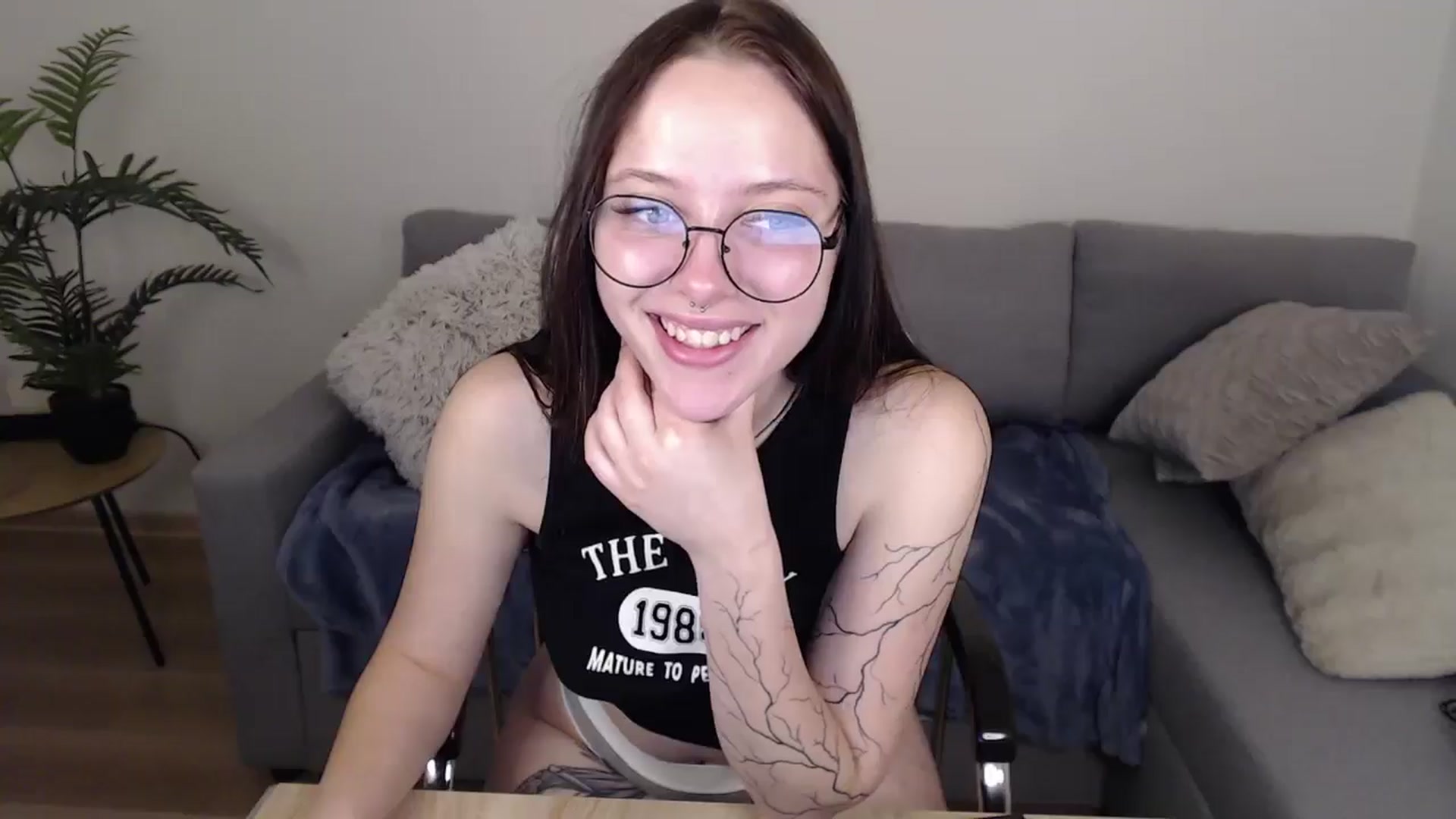Gallery image thumbnail from SerenaSantos's myfreecams stream on, 06/11/2024, 08:59 image 14 of 20