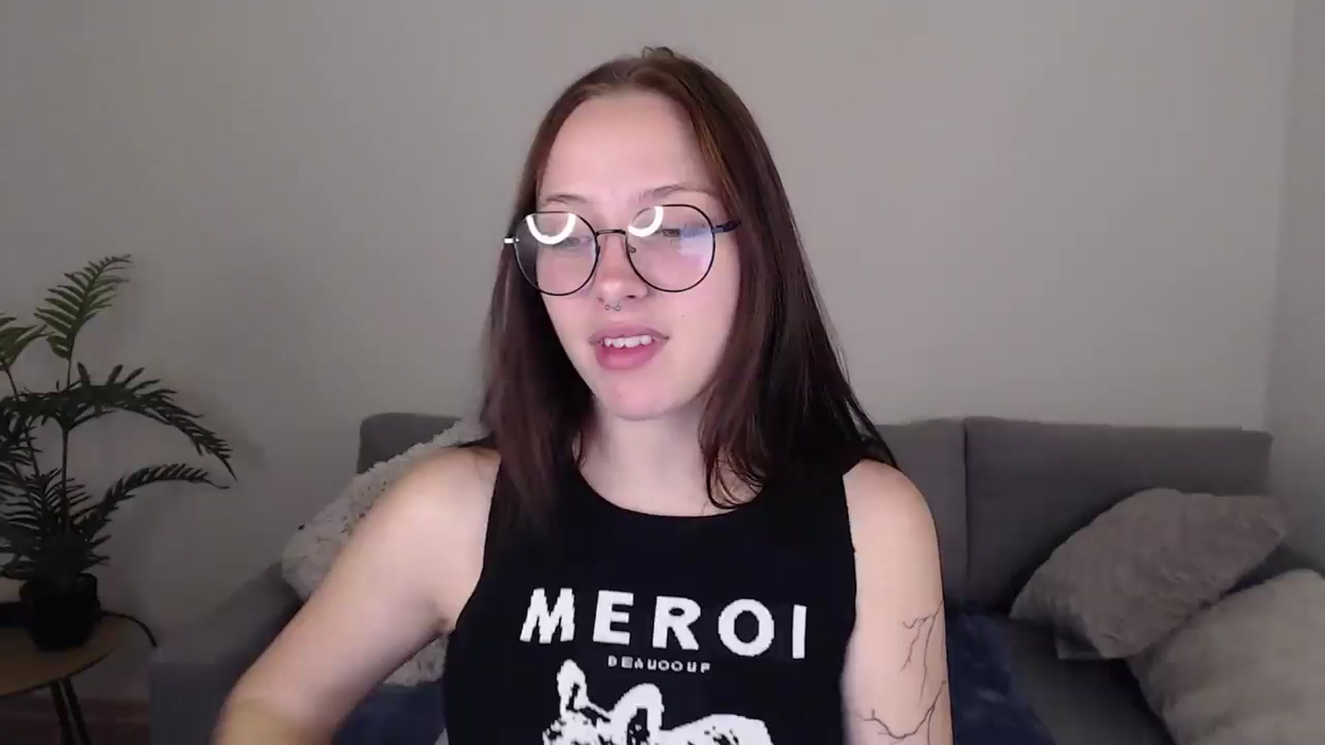 Gallery image thumbnail from SerenaSantos's myfreecams stream on, 06/22/2024, 08:33 image 1 of 20