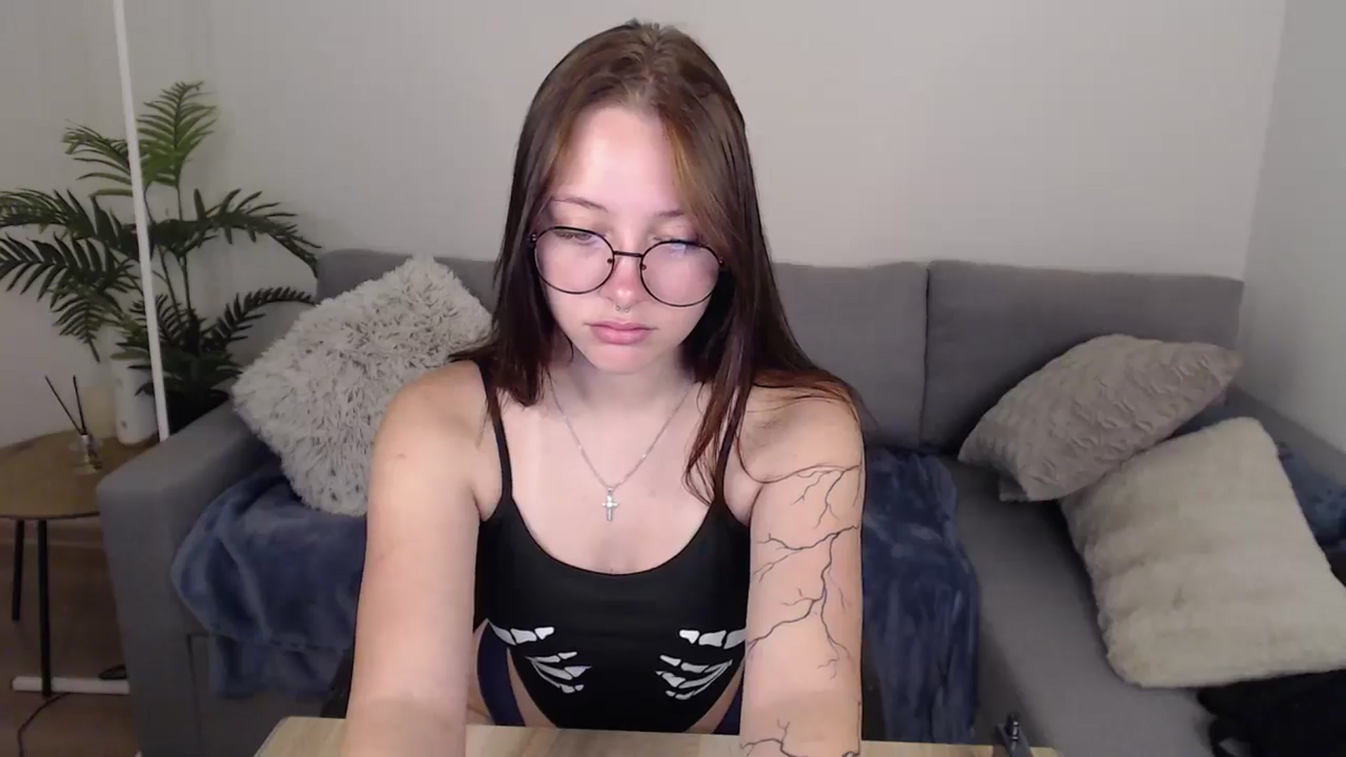 Gallery image thumbnail from SerenaSantos's myfreecams stream on, 06/25/2024, 09:31 image 9 of 20