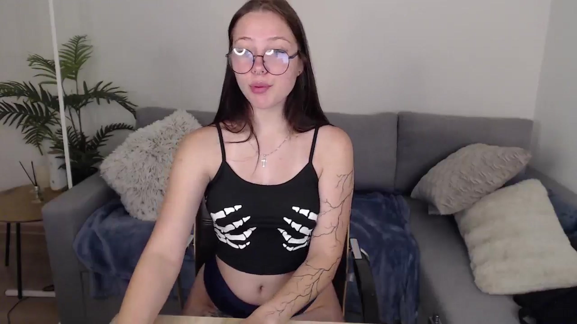 Gallery image thumbnail from SerenaSantos's myfreecams stream on, 06/25/2024, 09:31 image 14 of 20