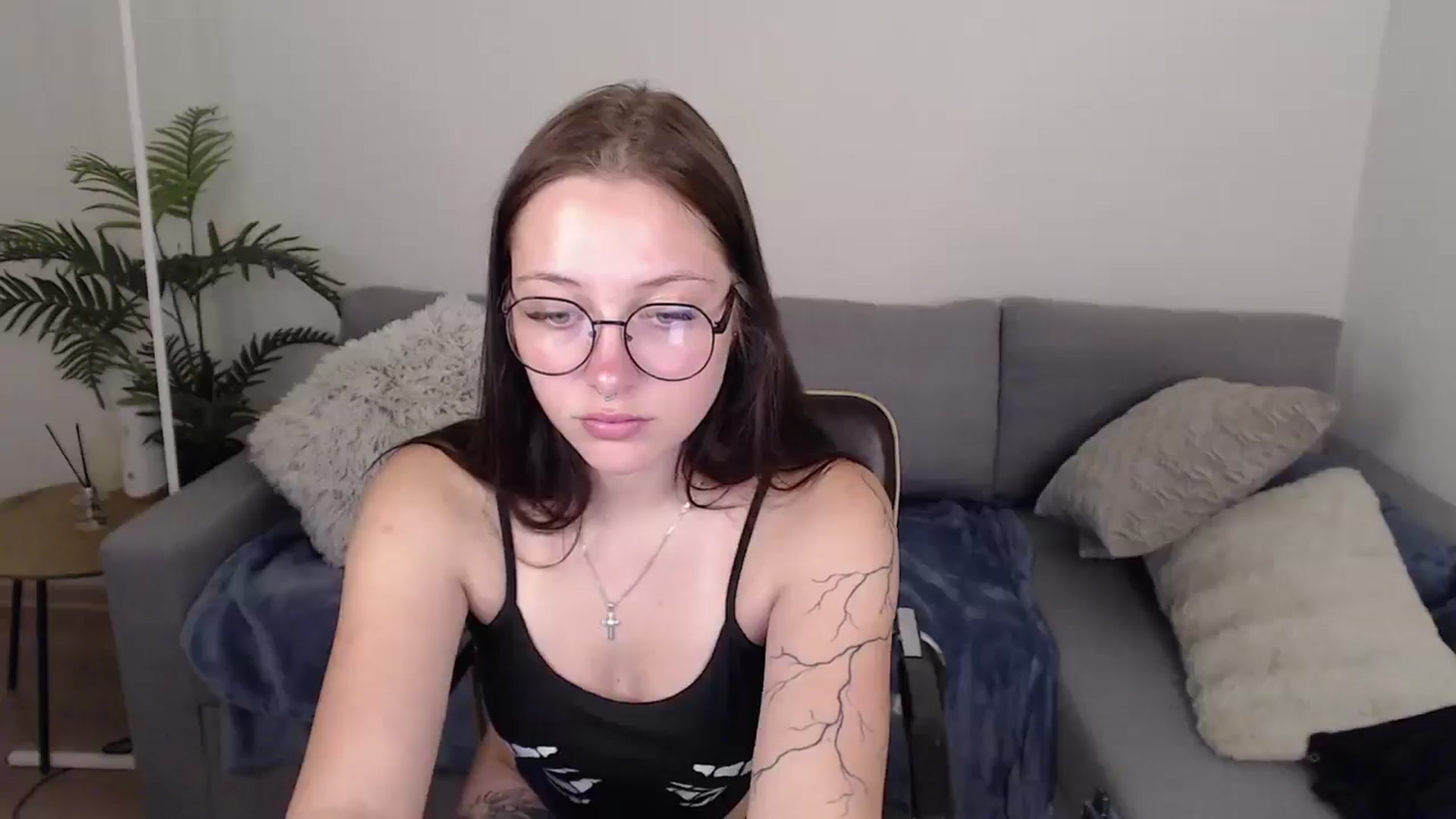 Gallery image thumbnail from SerenaSantos's myfreecams stream on, 06/25/2024, 13:09 image 16 of 20