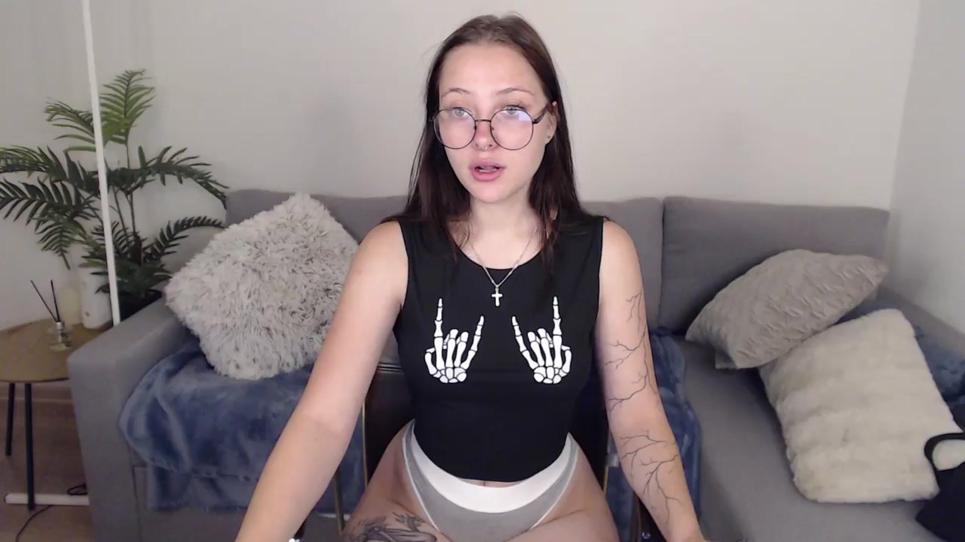 Gallery image thumbnail from SerenaSantos's myfreecams stream on, 06/26/2024, 08:37 image 16 of 20