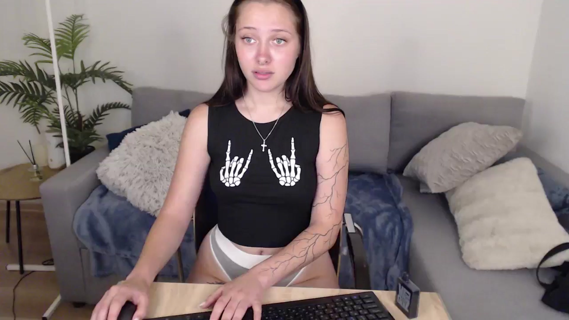 Gallery image thumbnail from SerenaSantos's myfreecams stream on, 06/26/2024, 13:49 image 9 of 20