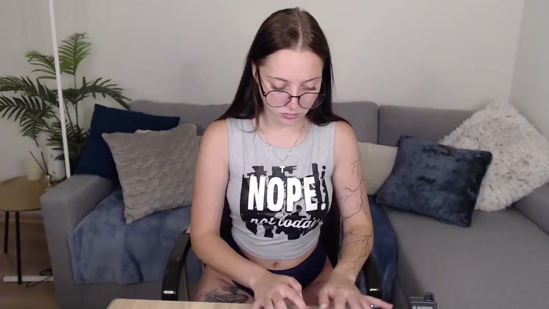 Gallery image thumbnail from SerenaSantos's myfreecams stream on, 06/29/2024, 10:07 image 7 of 20