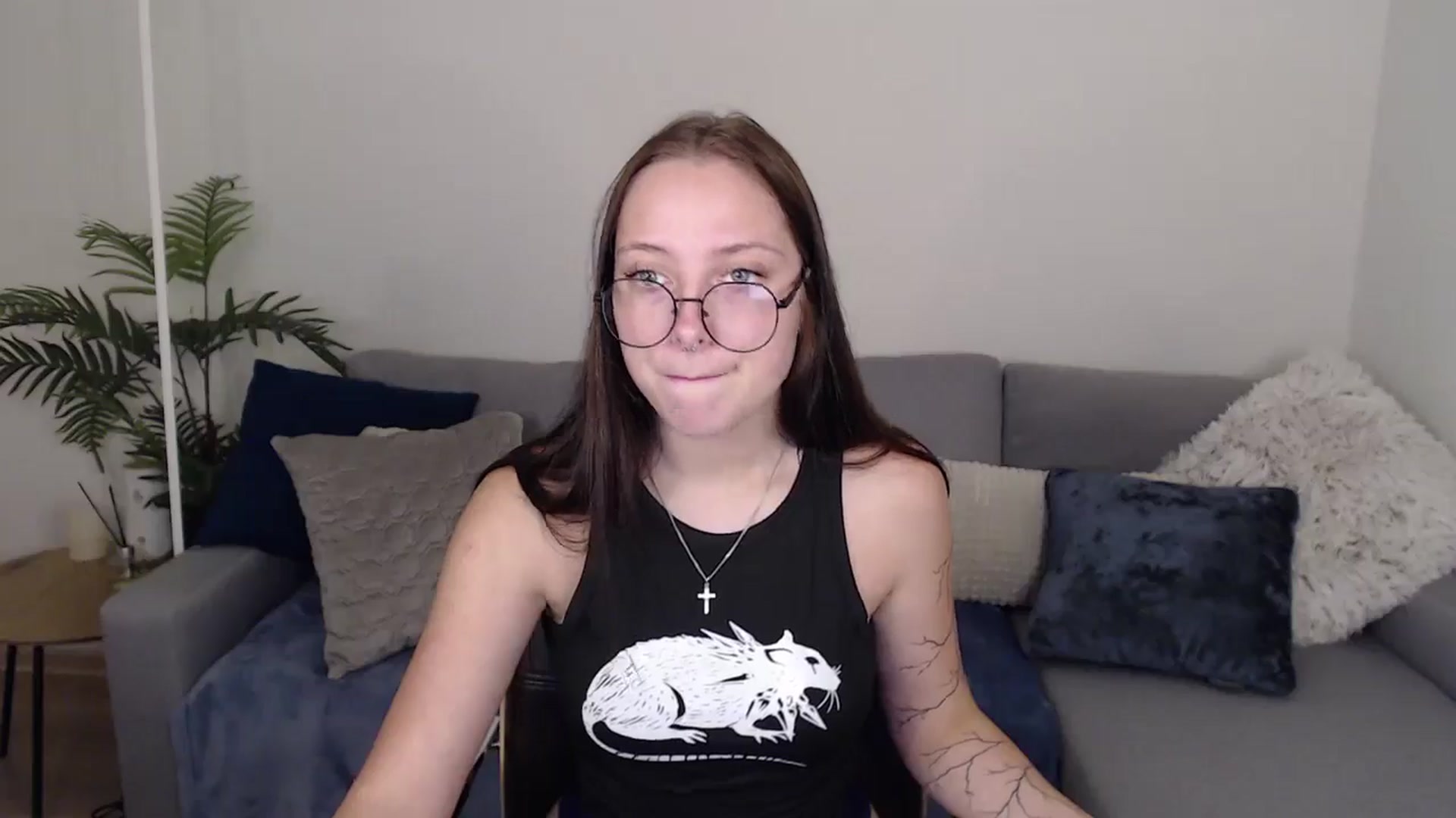 Gallery image thumbnail from SerenaSantos's myfreecams stream on, 07/01/2024, 13:22 image 12 of 20