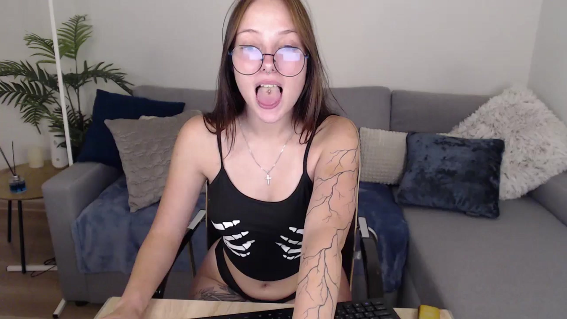 Gallery image thumbnail from SerenaSantos's myfreecams stream on, 07/06/2024, 13:58 image 6 of 20