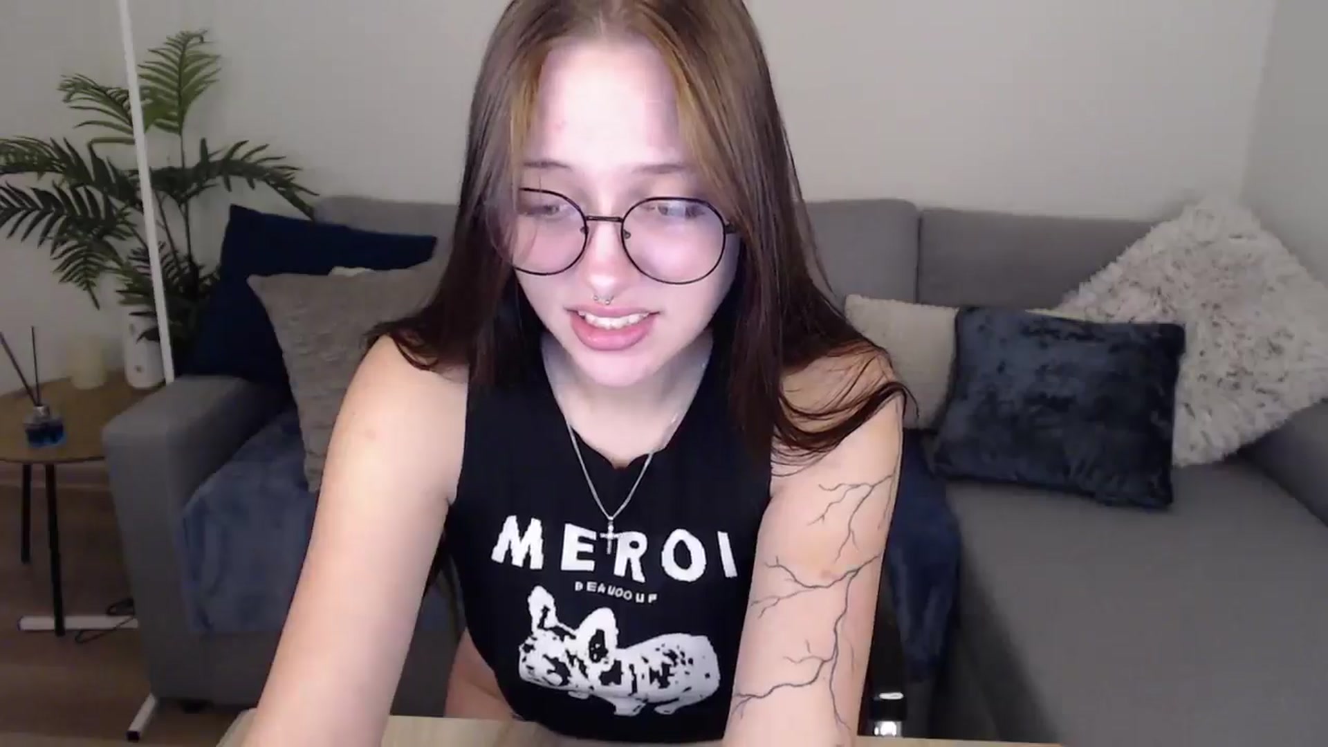 Gallery image thumbnail from SerenaSantos's myfreecams stream on, 07/08/2024, 08:38 image 17 of 20