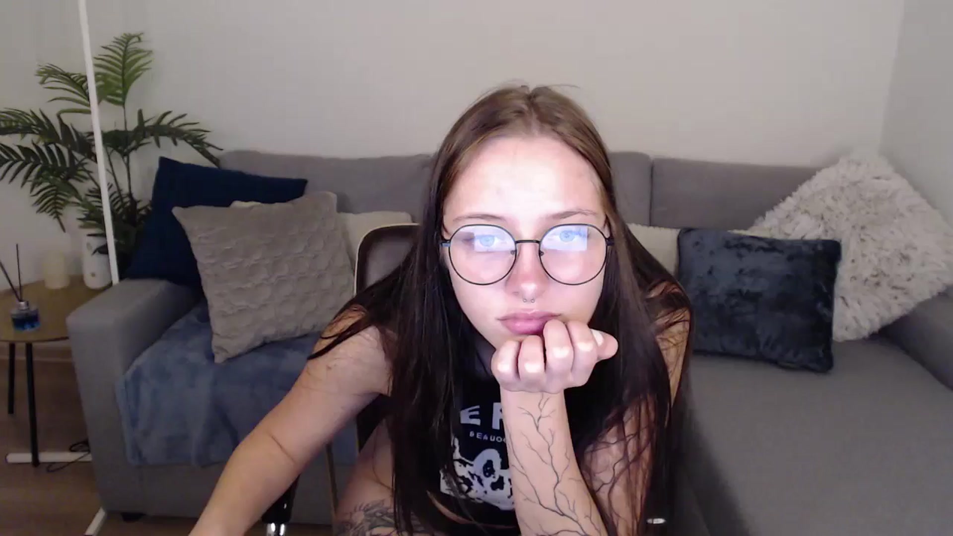 Gallery image thumbnail from SerenaSantos's myfreecams stream on, 07/08/2024, 10:32 image 6 of 20