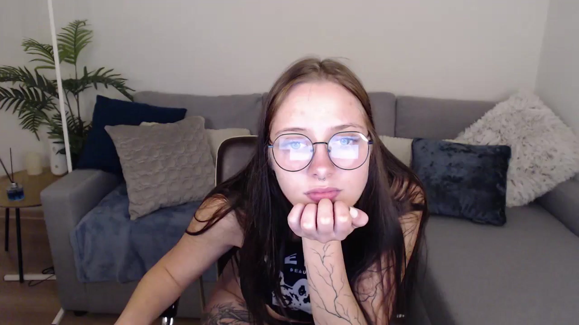 Gallery image thumbnail from SerenaSantos's myfreecams stream on, 07/08/2024, 10:32 image 7 of 20