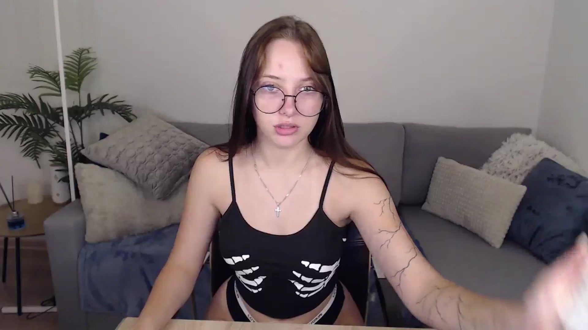 Gallery image thumbnail from SerenaSantos's myfreecams stream on, 07/09/2024, 08:45 image 13 of 20